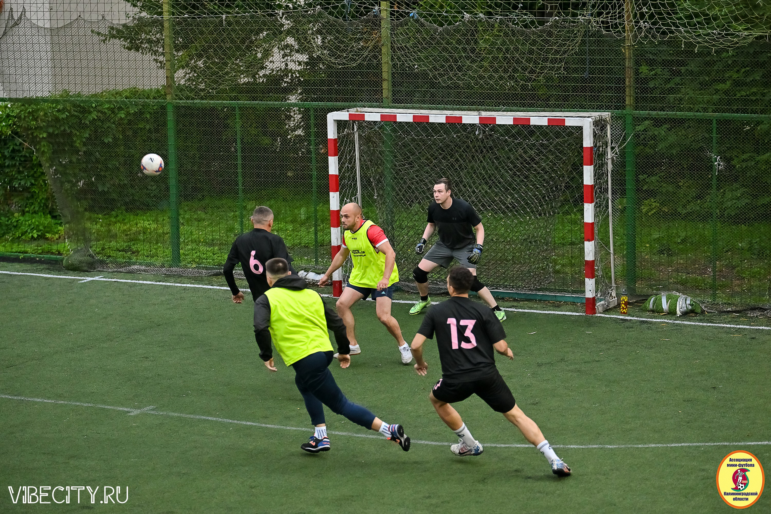 ИГРЫ МИНИ-ФУТБОЛЬНОЙ И КОРПОРАТИВНОЙ ЛИГИ. VIBECITY.RU Вайб Сити Ру Фоторепортажи Фотоотчеты Калининград
