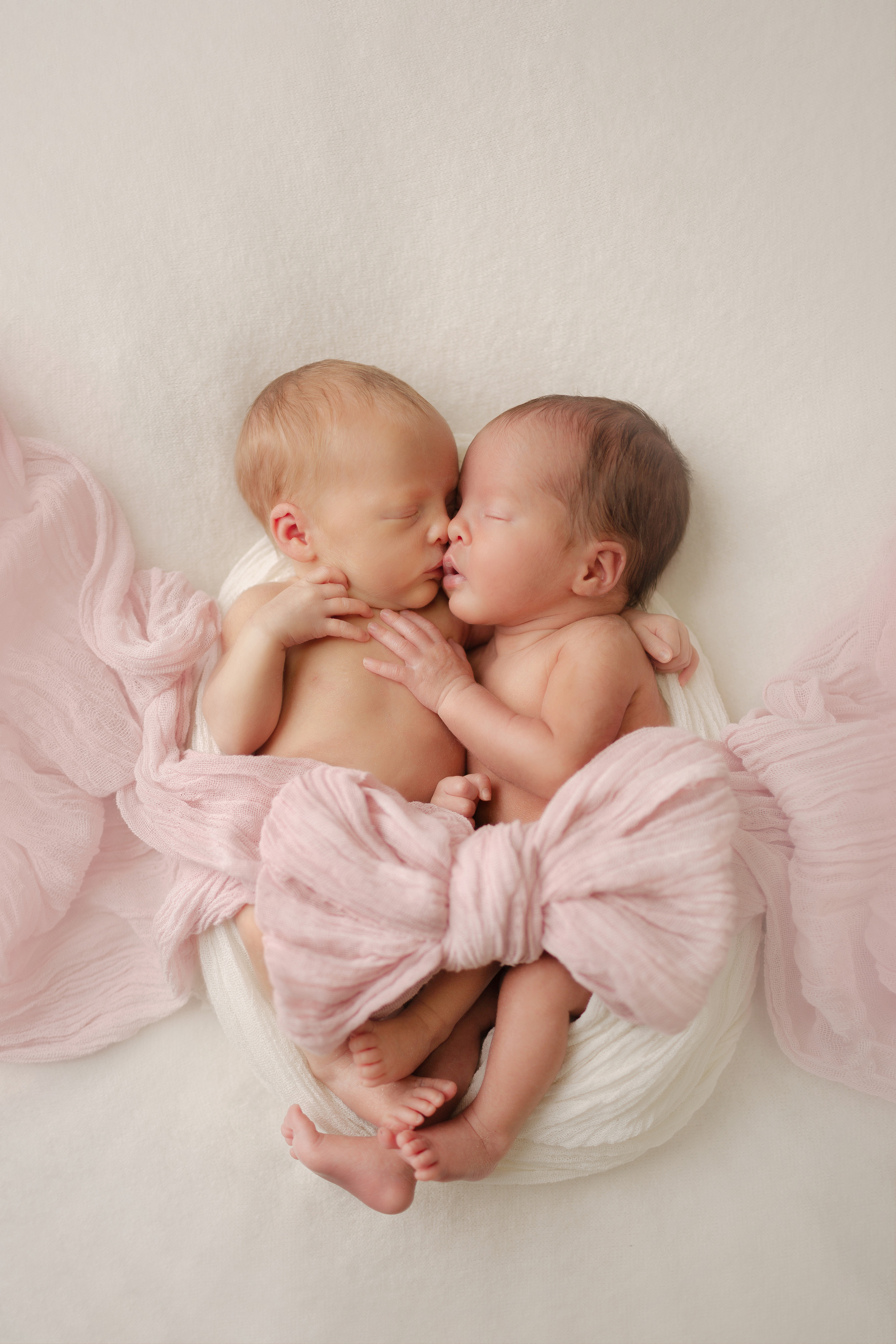 ньюборн фотосессия близнецов великие луки