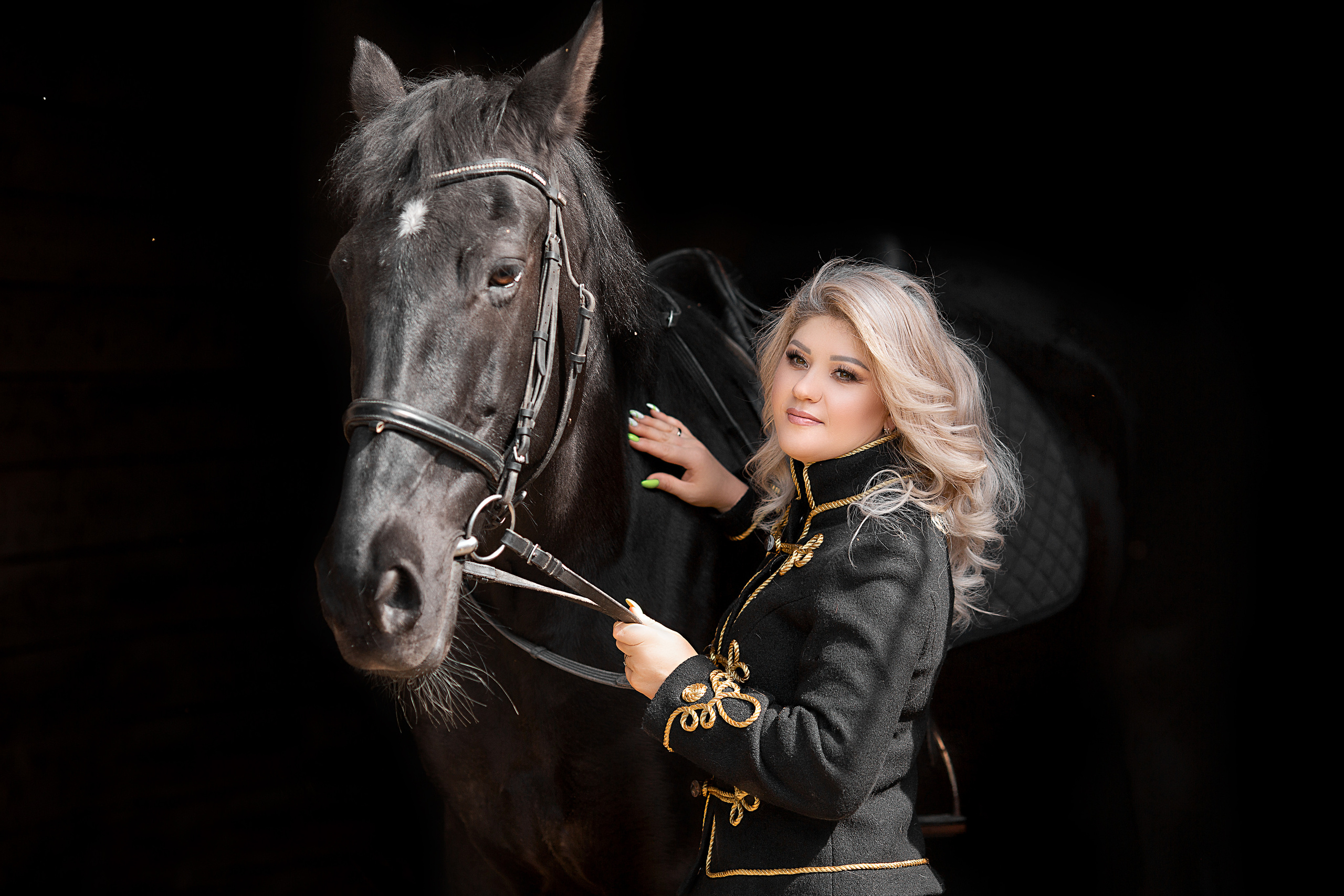 Юля и Жасмин. Фотосессия с лошадьми в Нижнем Новгороде