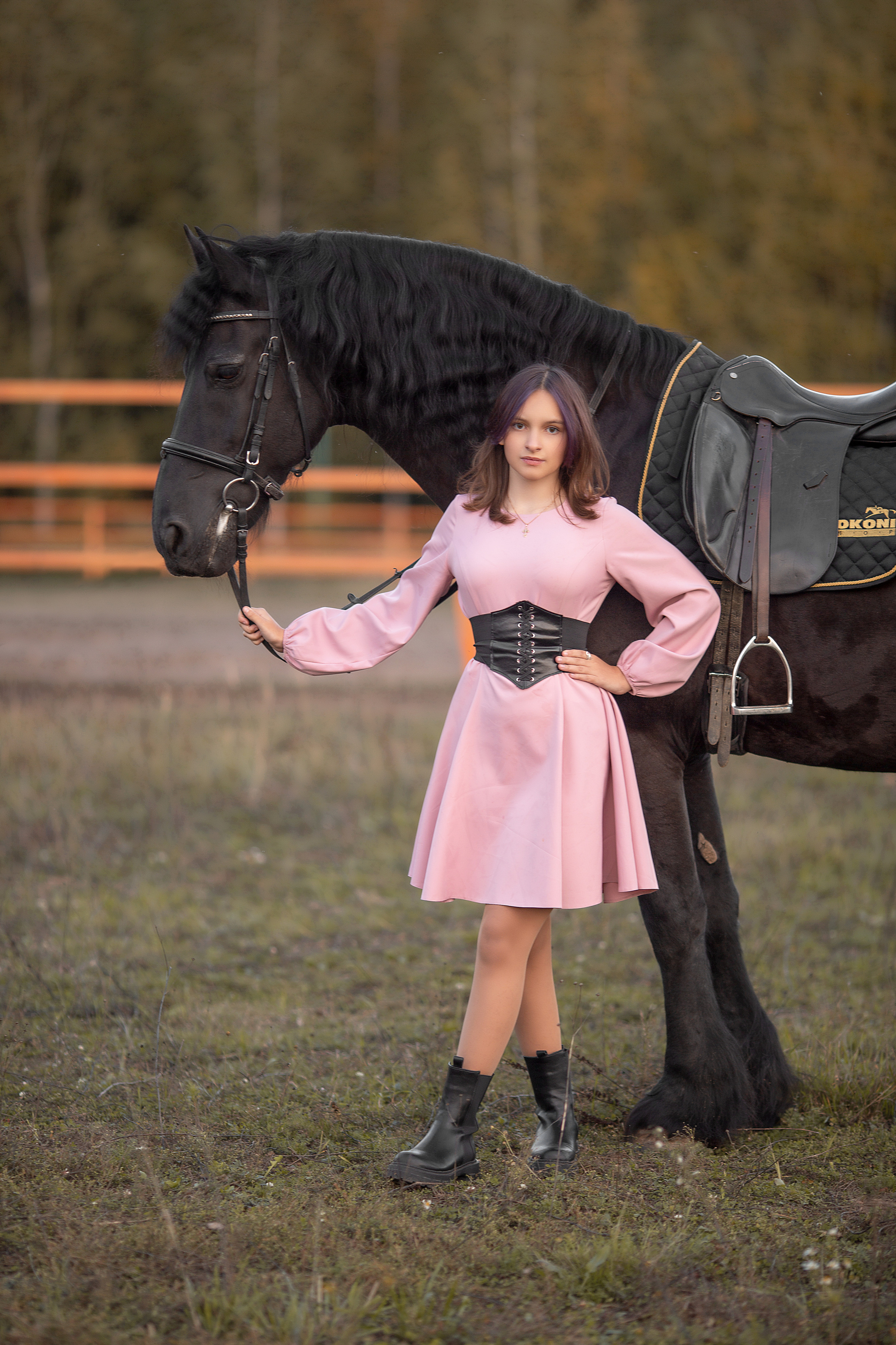 Софья и Ферзь (КСК Курцево). Фотосессия с лошадьми в Нижнем Новгороде