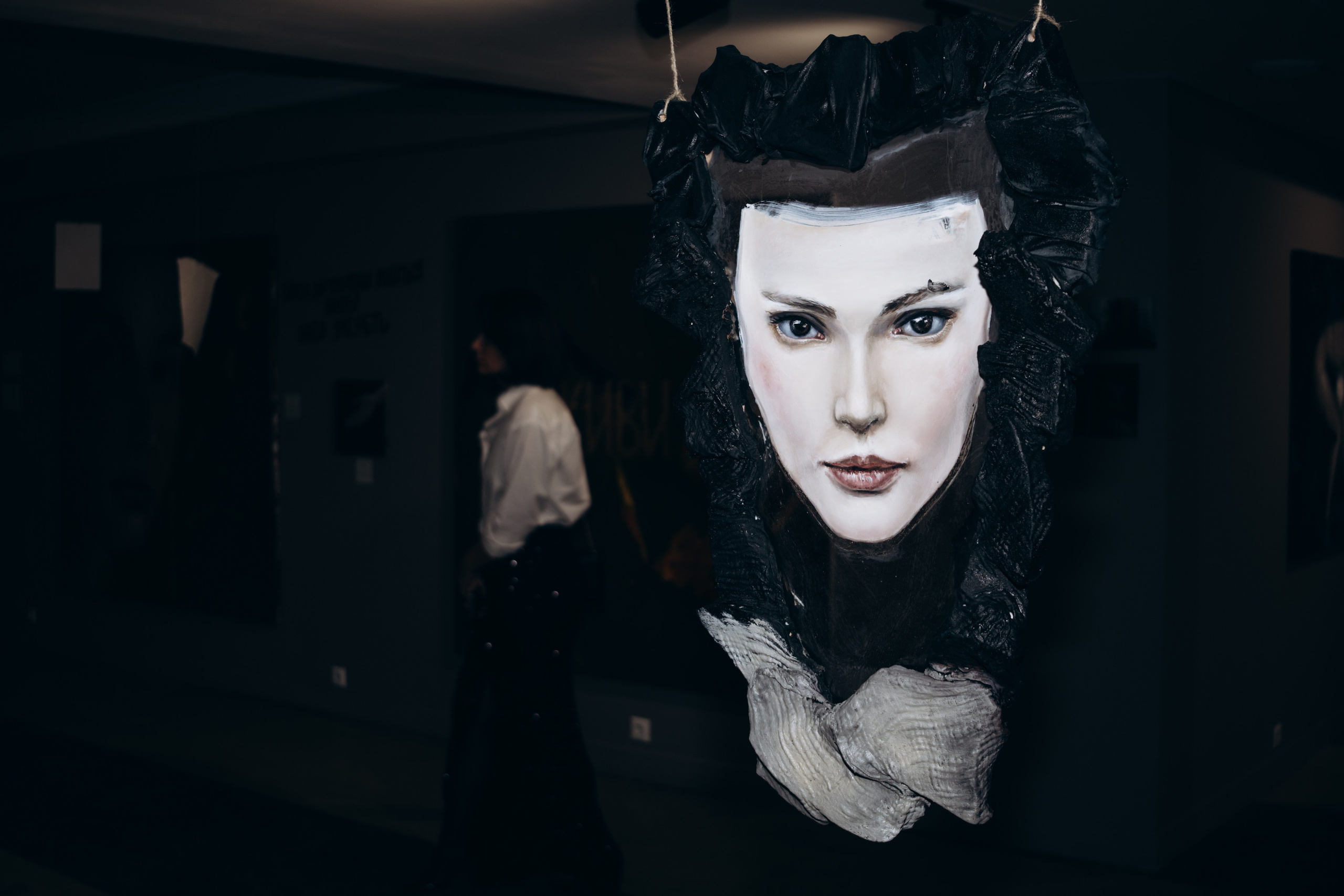 репортаж выставки художницы дарьи санатиной в москве