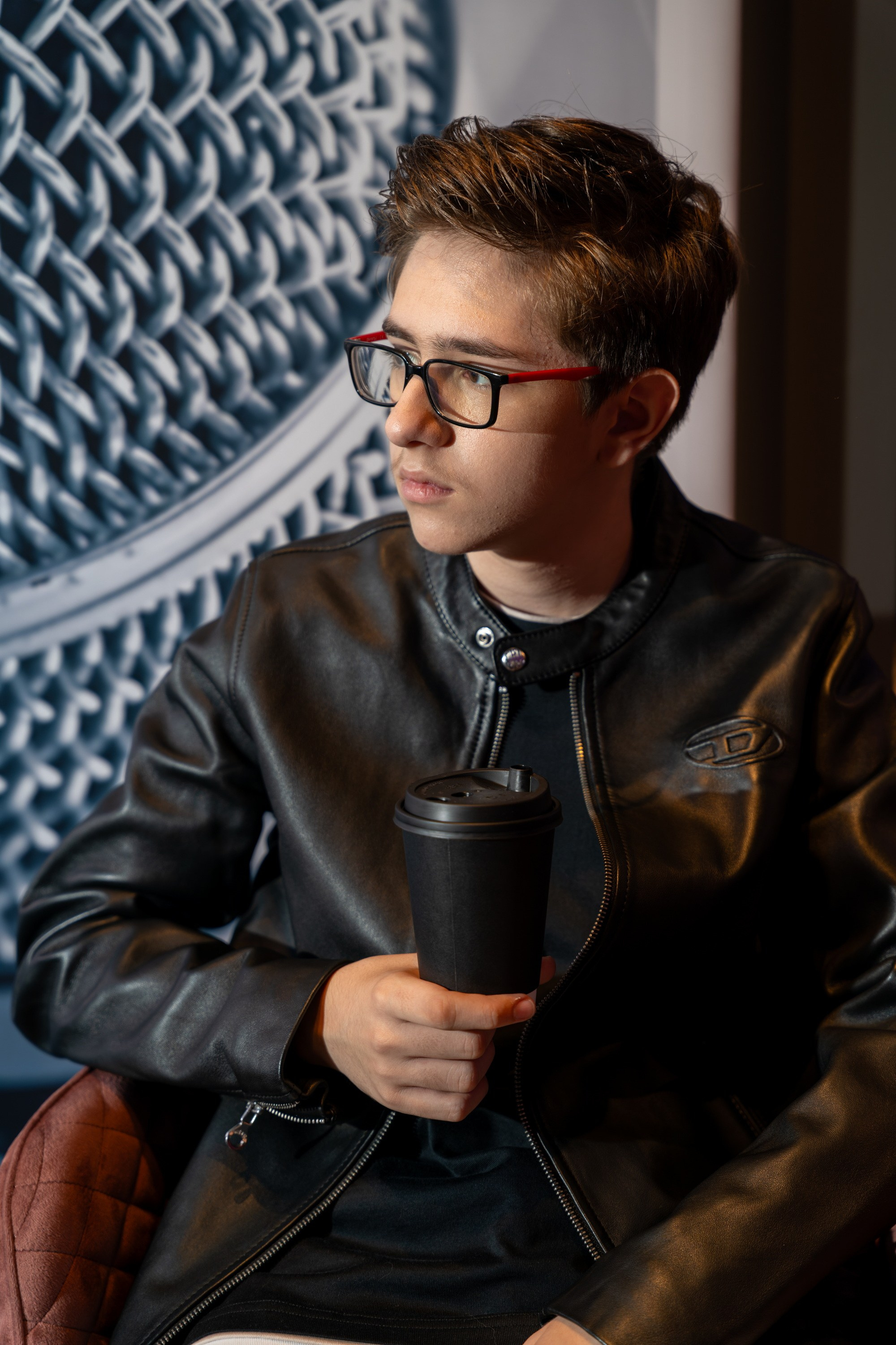 Фотограф на прогулочную фотосессии, фотосъёмка в парке, фотосессии в цветущем саду, студийные фотосессии. «Студия DRONAVT`s» — видеосъёмка и фотография г. Москва