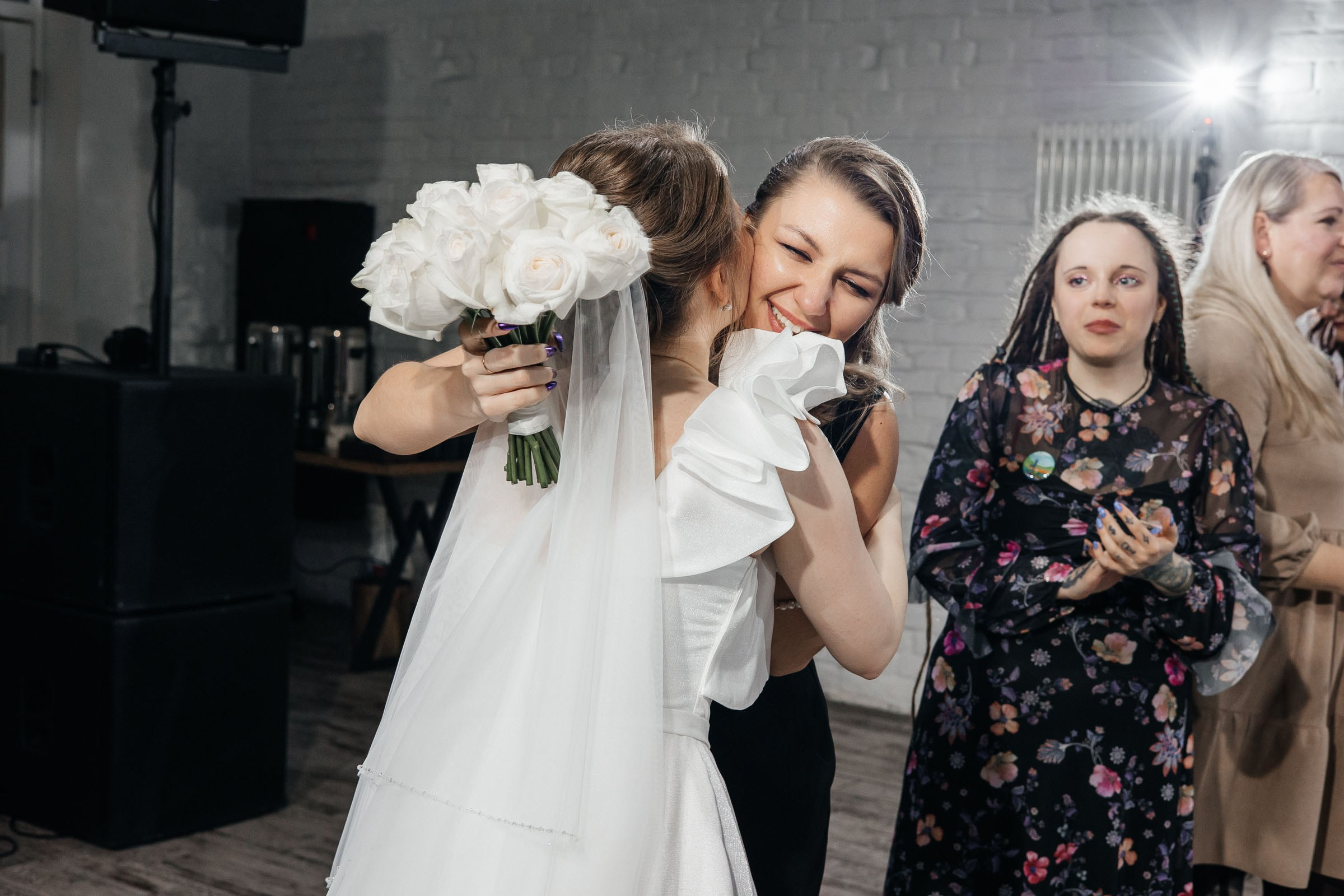 Свадьба в лофте Goelro. Свадебный фотограф в Москве Элина Ларченкова. Фото, которые цепляют