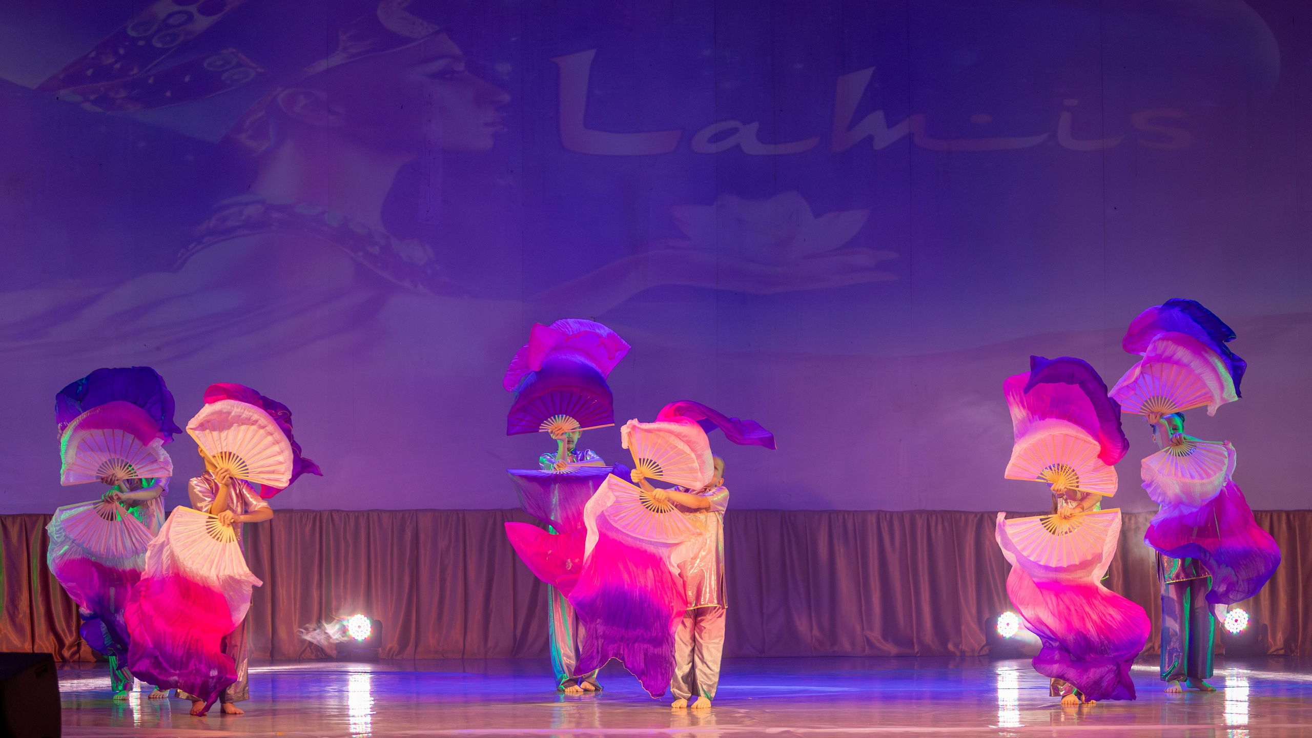 Студия «Lamis» отчетный концерт 2025. Выпускные альбомы и школьный фотограф в Подольске, Троицке, Щербинке, Москве и Московской области