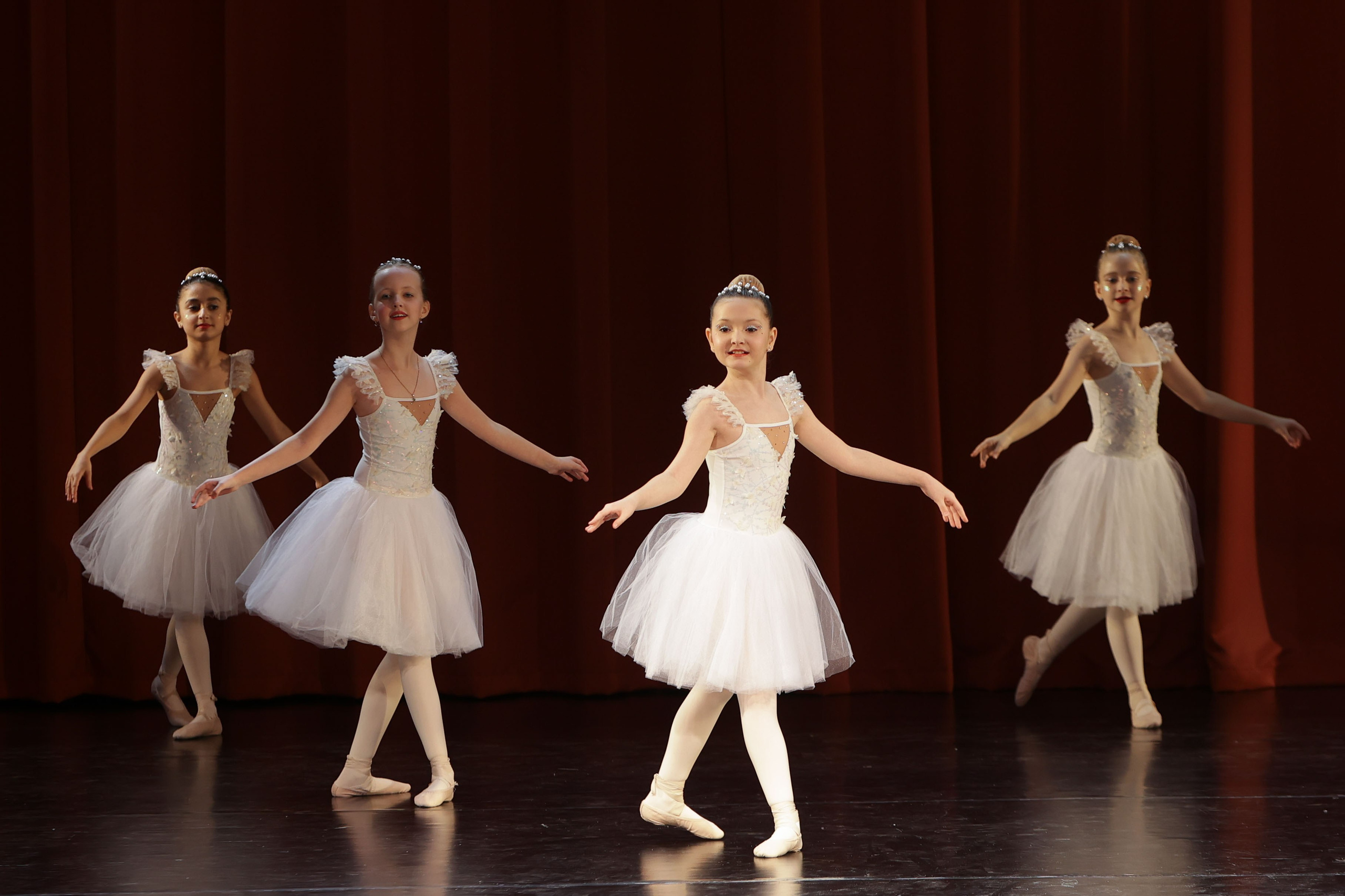 Фестиваль хореографического искусства «КУБОК ЛЕГЕНДЫ — 2025». Выпускные альбомы и школьный фотограф в Подольске, Троицке, Щербинке, Москве и Московской области