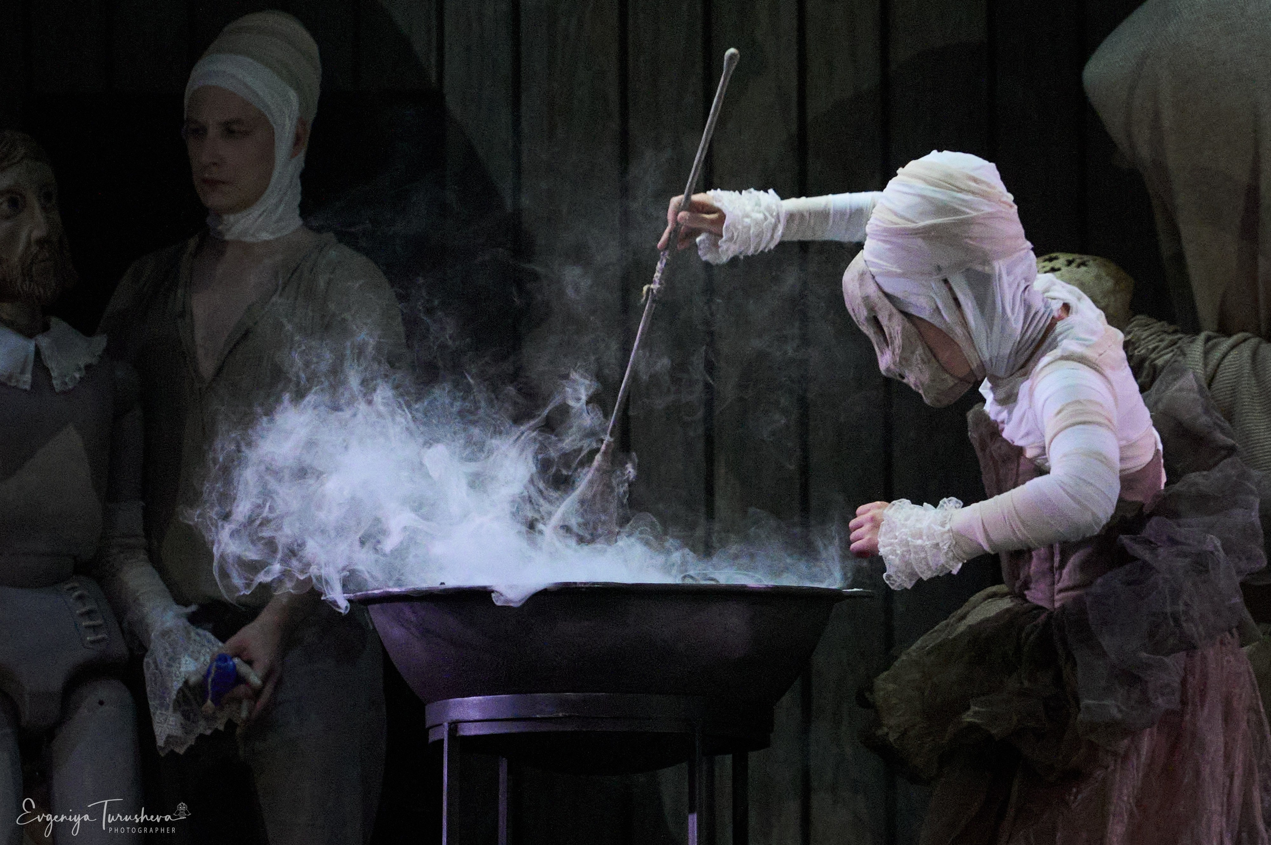 Картины из жизни доктора Фауста | 10.11.2025 | Театр кукол имени С. В. Образцова. Фотограф Евгения Турушева