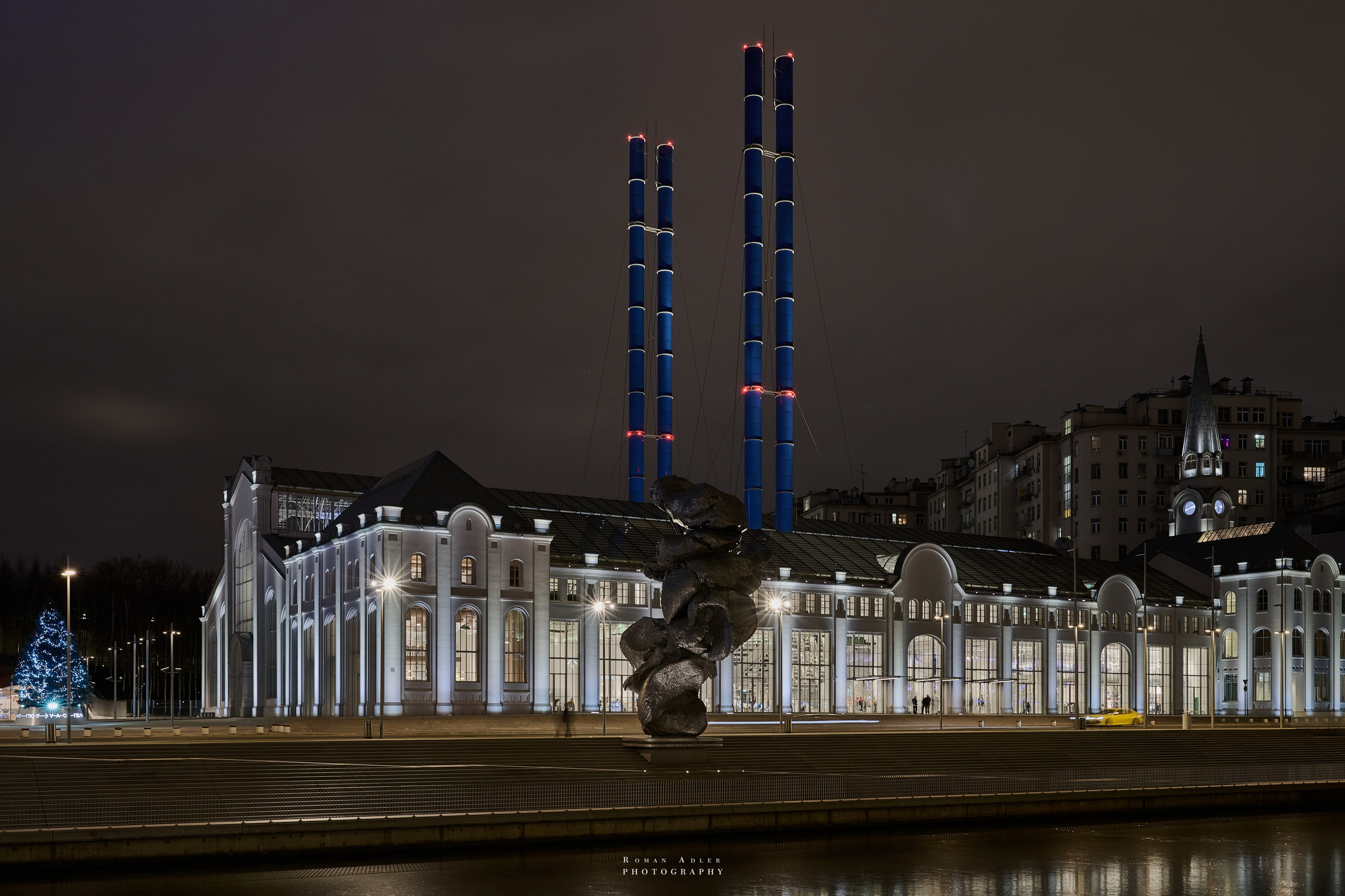 Магазин. Фотограф Роман Адлер