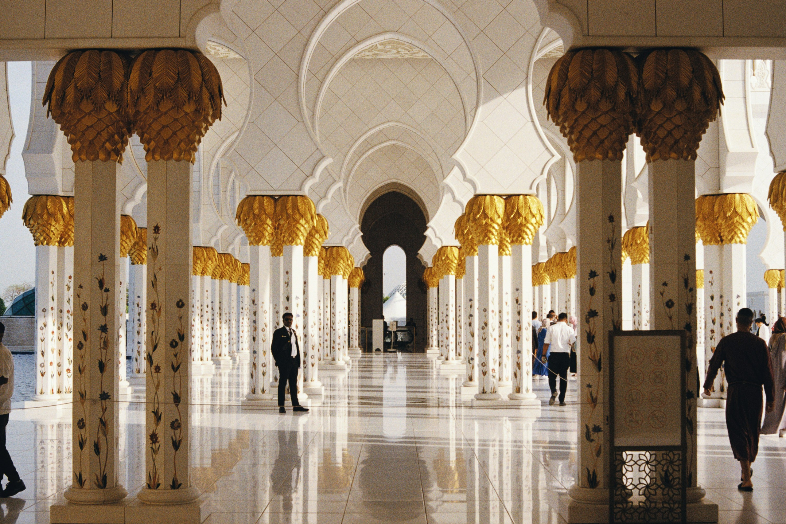 Dubai \ may 2024 \ film 35 mm. Коммерческий Фотограф Виктор Фоменых