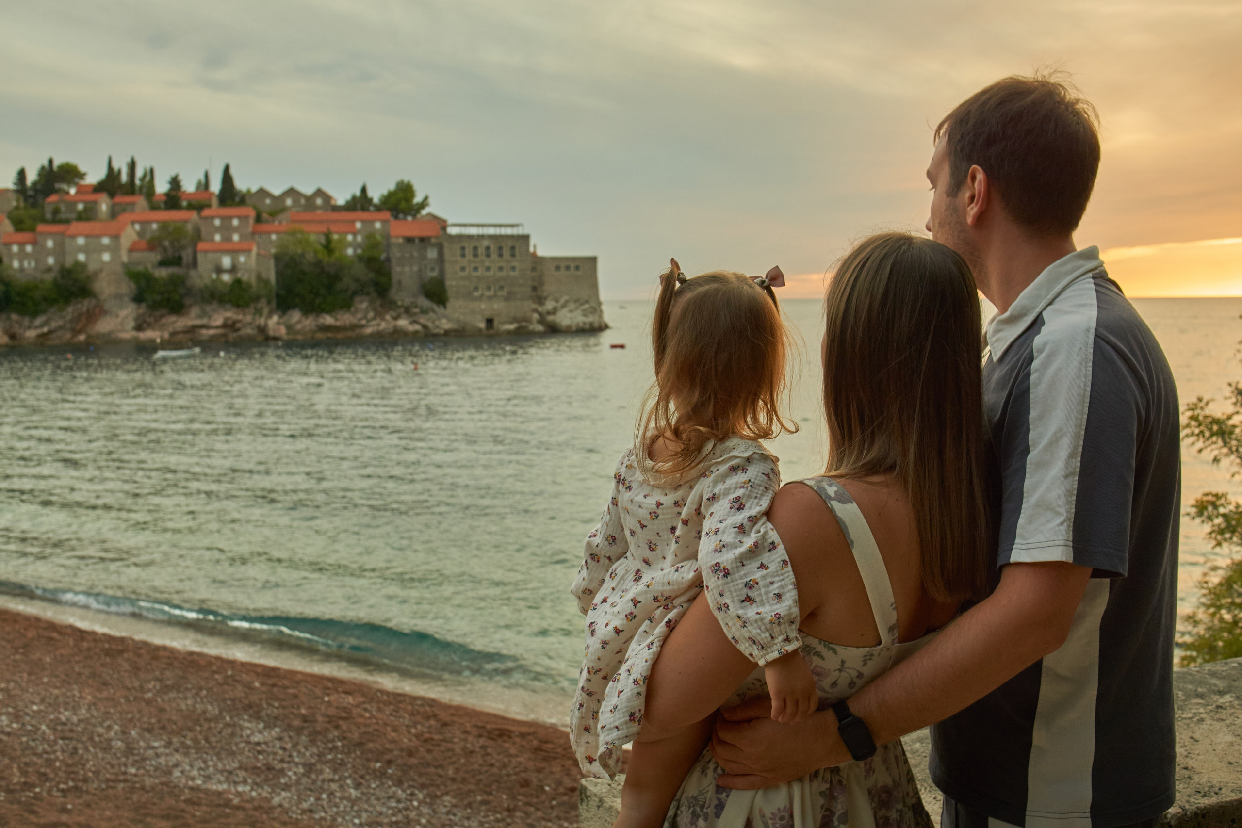 Семейная фотосессия в Черногории | Свети Стефан | 5 лет свадьбы — фотограф Эля Станевская