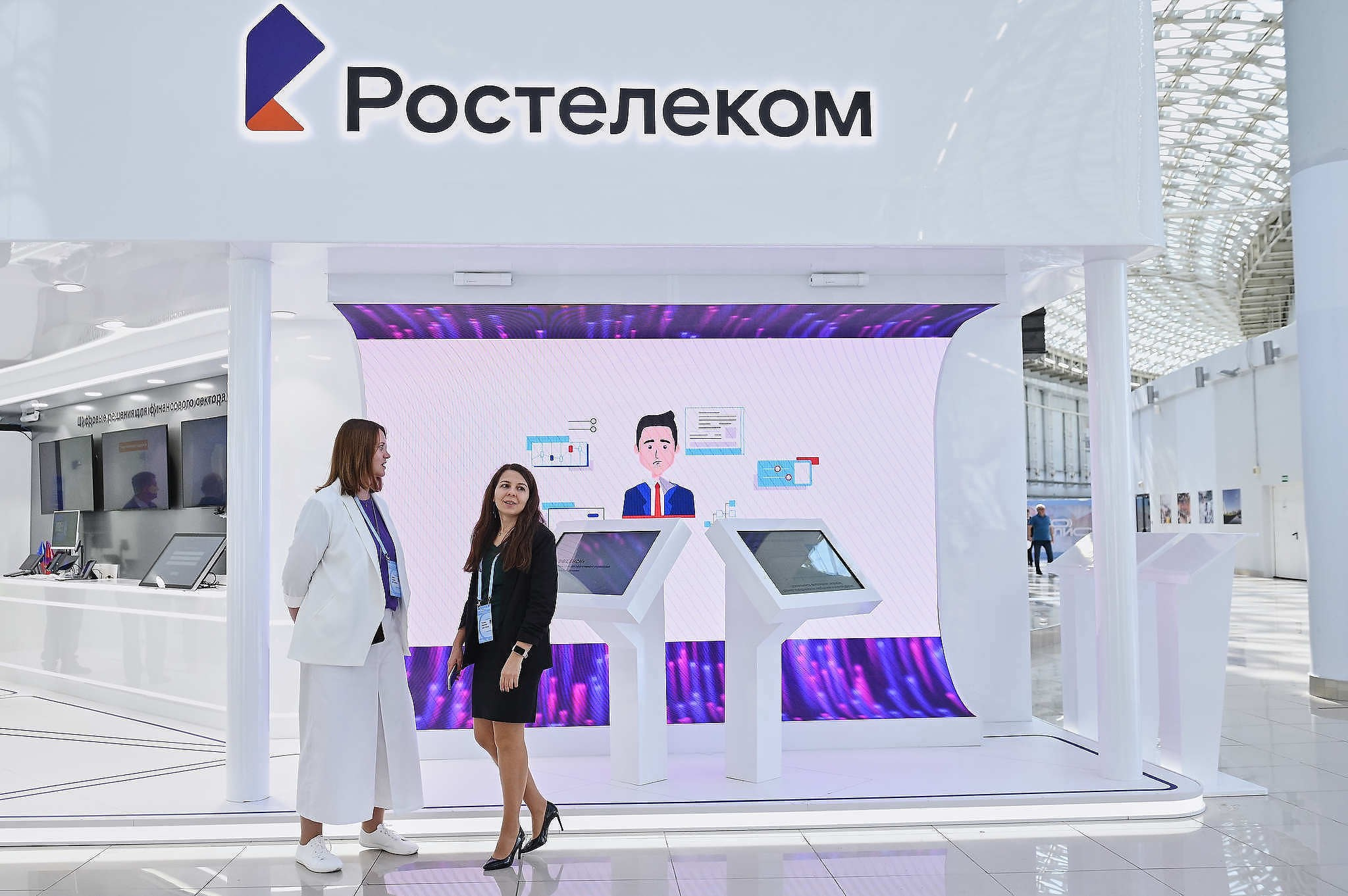 Съемка репортажа в Сочи для пяти компаний — участников Финополиса 2025, который проходил в Сириусе в октябре 2025 года. Фотограф Михаил Мордасов, Сочи. Мероприятия, портреты, спорт, репортаж