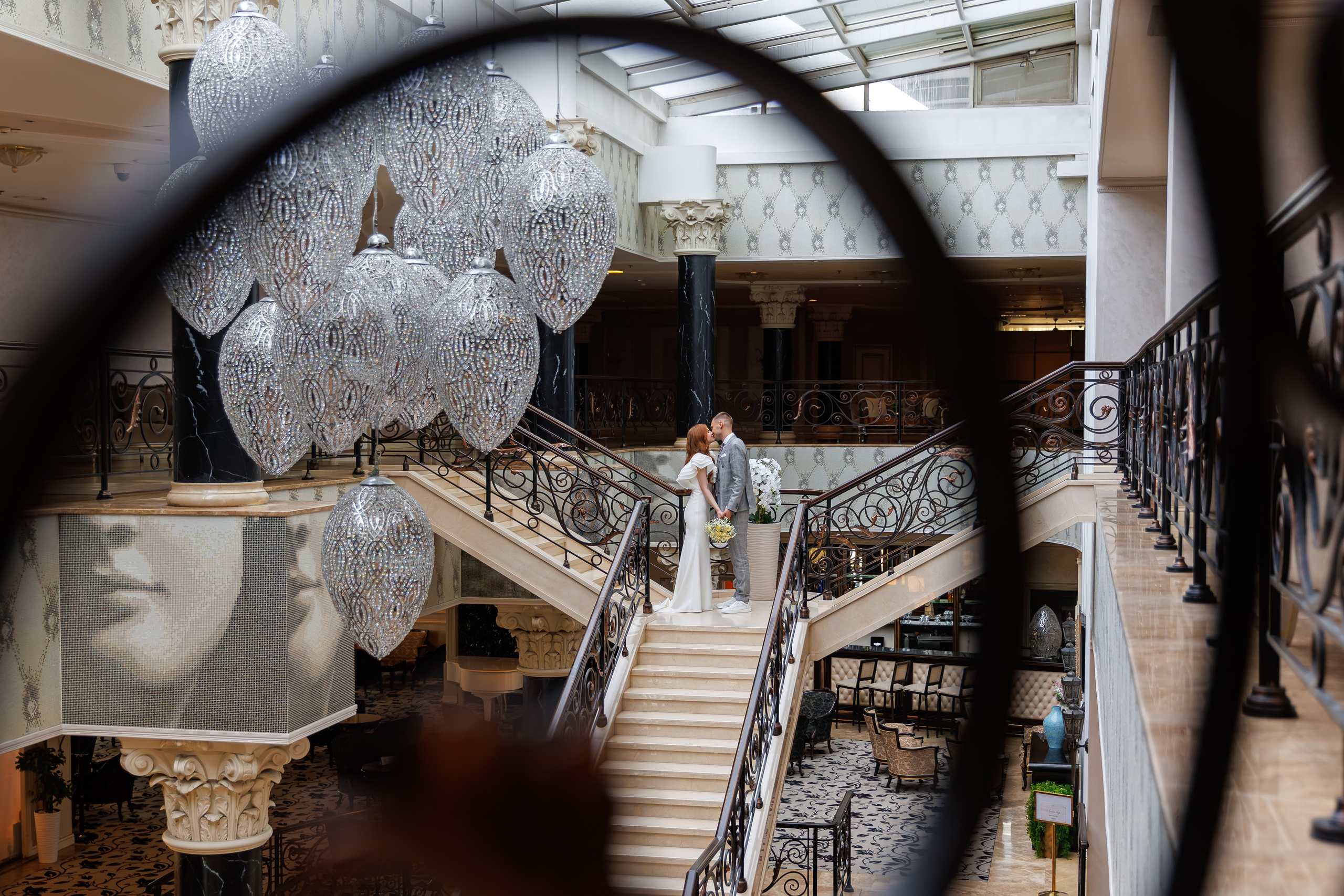 Свадебная фотосессия и сборы в отеле Милан (м. Домодедовская). Свадебный фотограф Москва и МО Сергей Киржаев