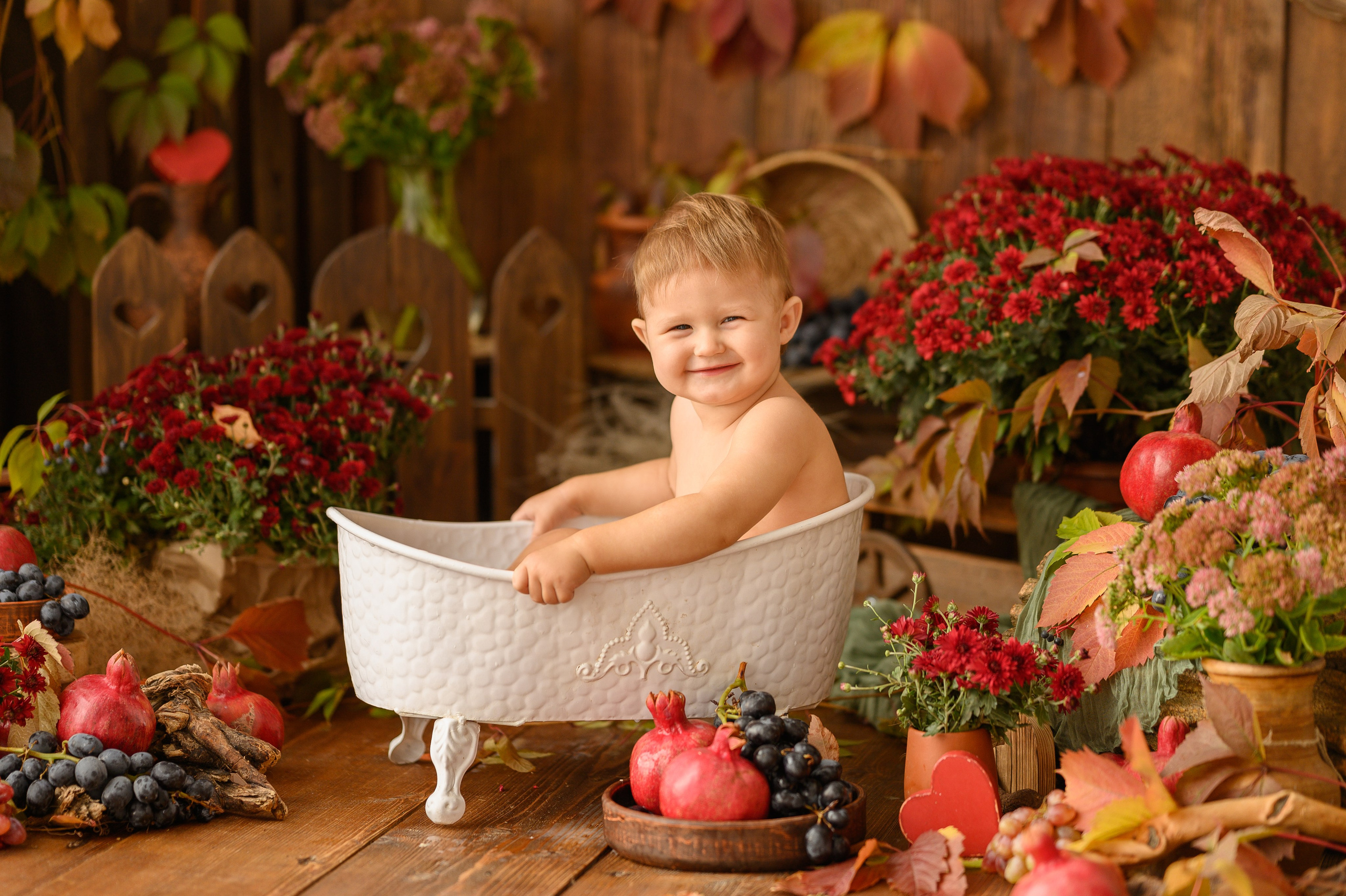 Коля и гранаты-виноград. Детский и семейный фотограф Ирина Гладких