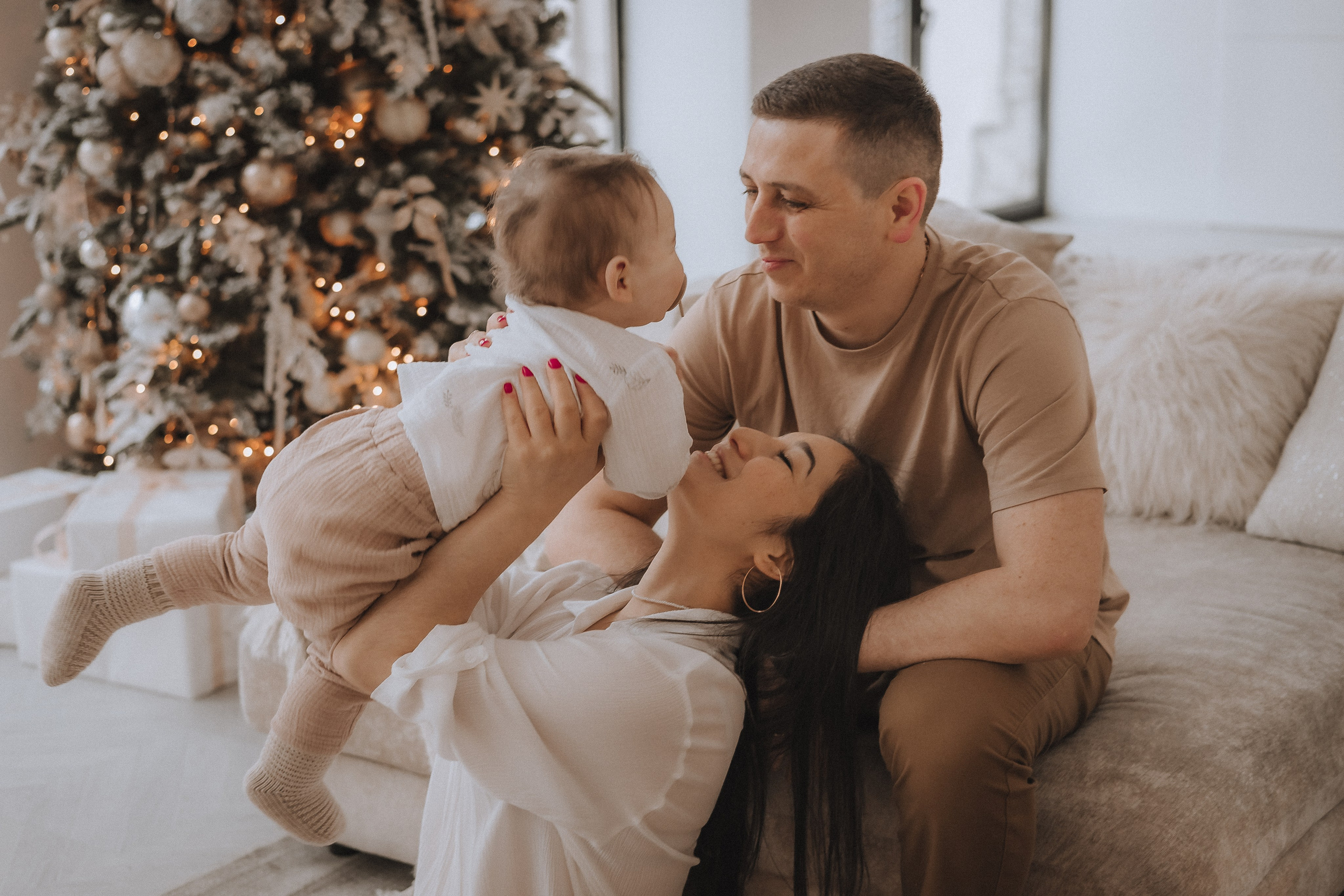 семейная фотосессия в студии с детьми в москве, детская фотосессия в фотостудии в москве, уютные нежные семейные фотосессии в москве, семейная беременная фотосессия в москве с детьми, фотосессия беременности с мужем в москве, светлые фотостудии в москве, стильные семейные фотосессии в москве, фотосессии в стиле lifestyle, фотосессии в стиле лайфстайл в москве, Семейная фотография в москве , семейный фотограф в москве , семейная фотосессия в москве , семья , детская фотография , фотограф , женский портрет , фотосессия , детский портрет , детский фотограф , lovestory , новогодняя фотосессия , детское фото , детская фотосессия , эмоциональные семейные фотосессии в москве, портретная фотография в москве, заказать семейный фотоальбом в москве