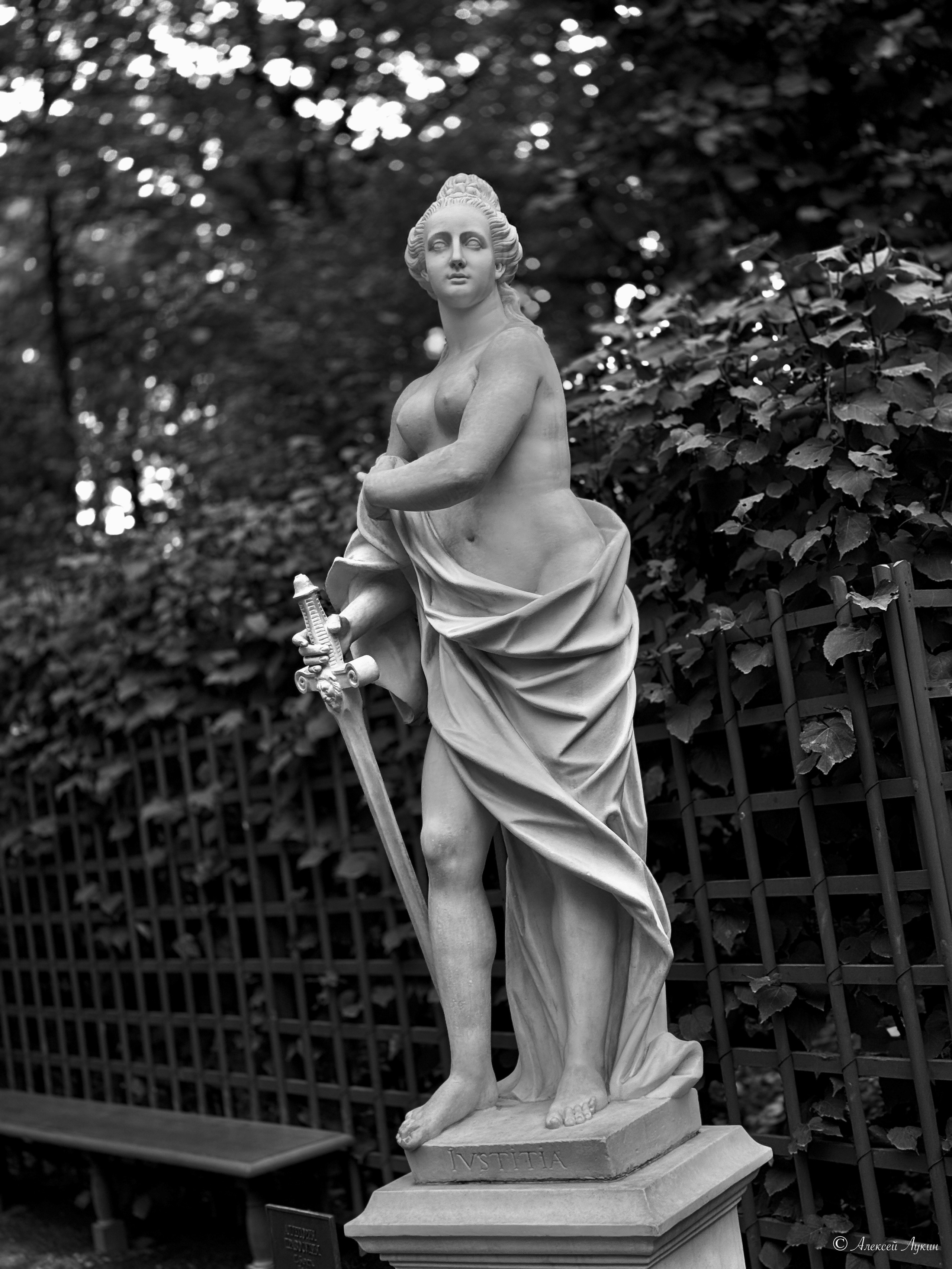 Фотографии Санкт-Петербурга на телефон. Фотограф Алексей Лукин. Профессиональная фотосъёмка в Санкт-Петербурге. Обработка и Ретушь фотографий