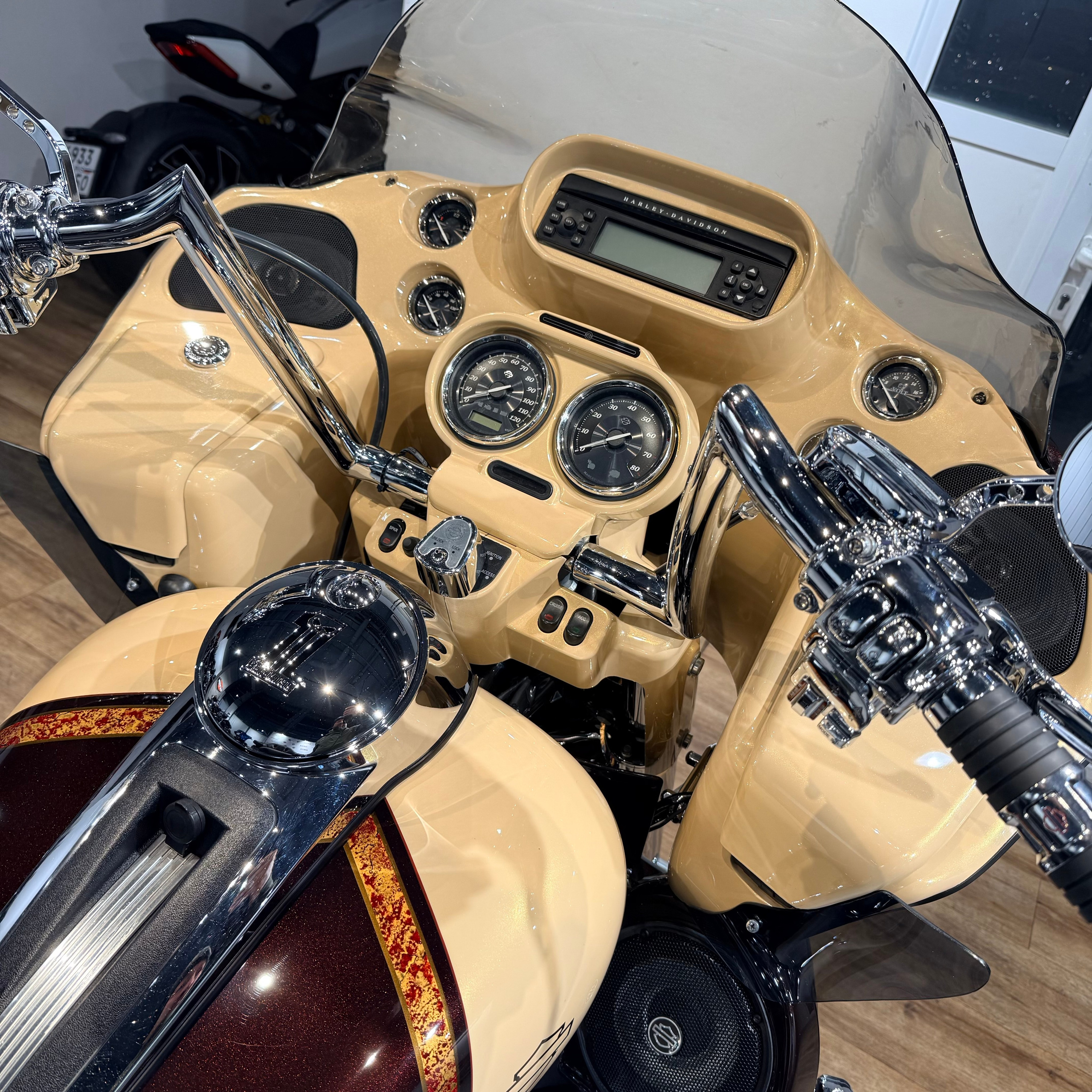 Купить Harley-Davidson 103 Road Glide Ultra CVO (Touring) — подробнее на сайте. Hello Davidson, Москва. Только хорошие мотоциклы…