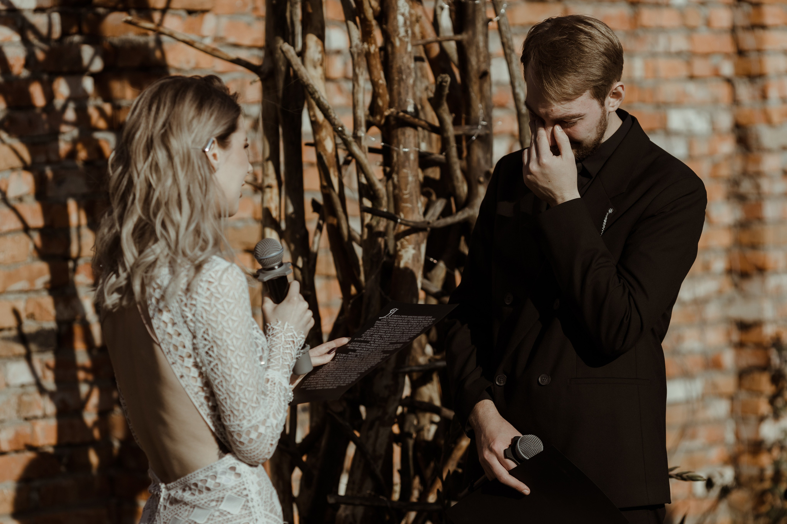 Разрушенная стена. Локация для церемонии ифотосессии. Свадебная площадка РАНЧО