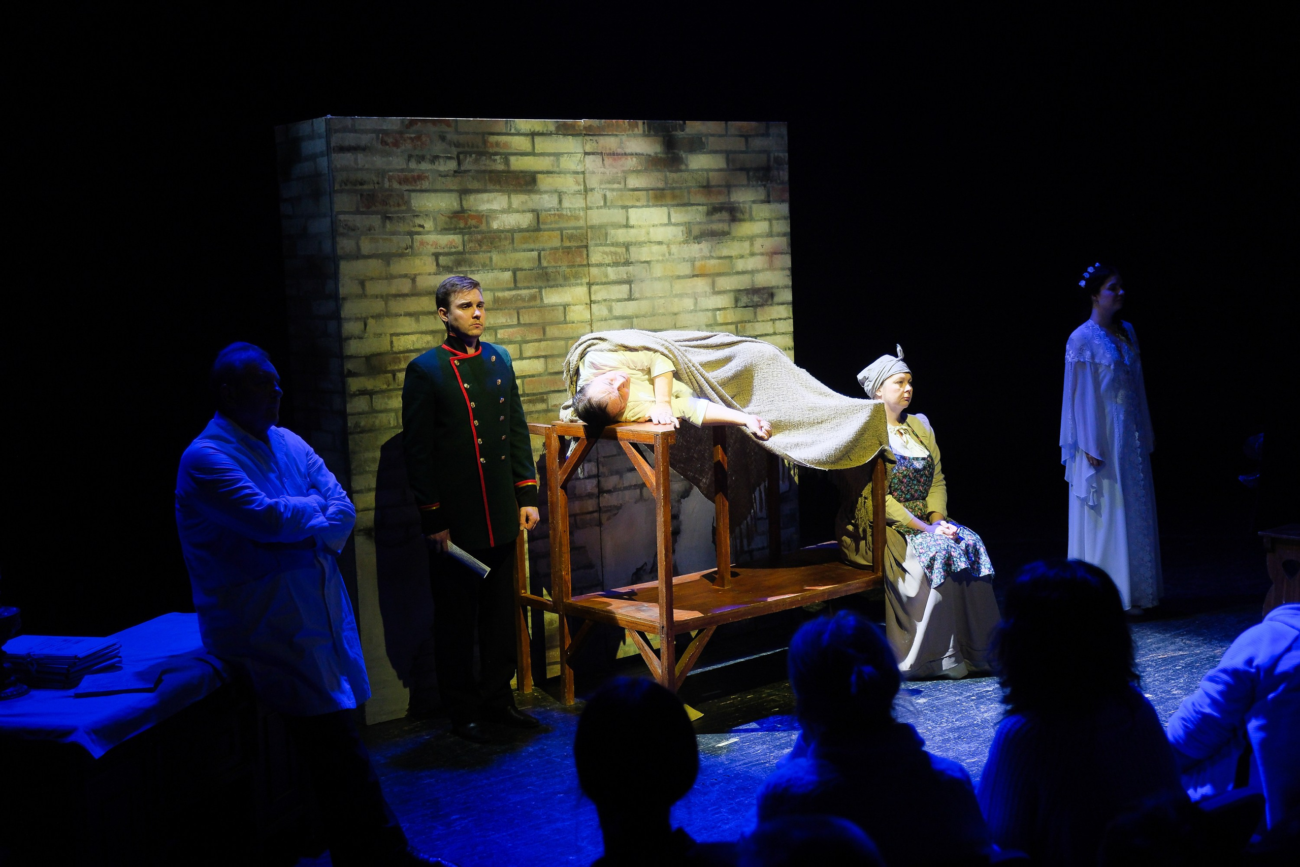 Записки сумасшедшего. Фотограф Анатолий Деникин