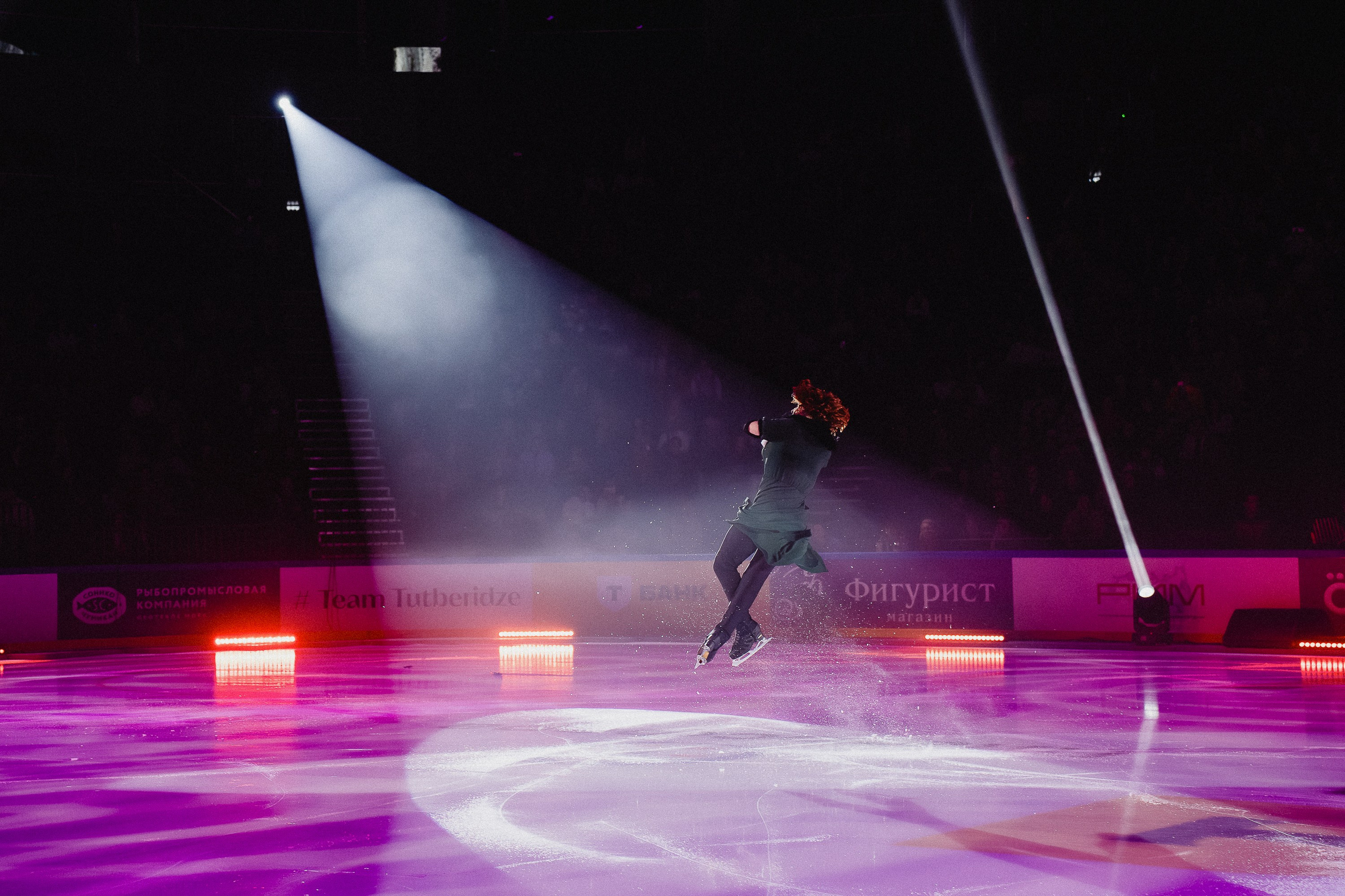 Шоу Этери Тутберидзе в Новосибирске. Воробьева Ксения — Спортивный и танцевальный фотограф Новосибирск