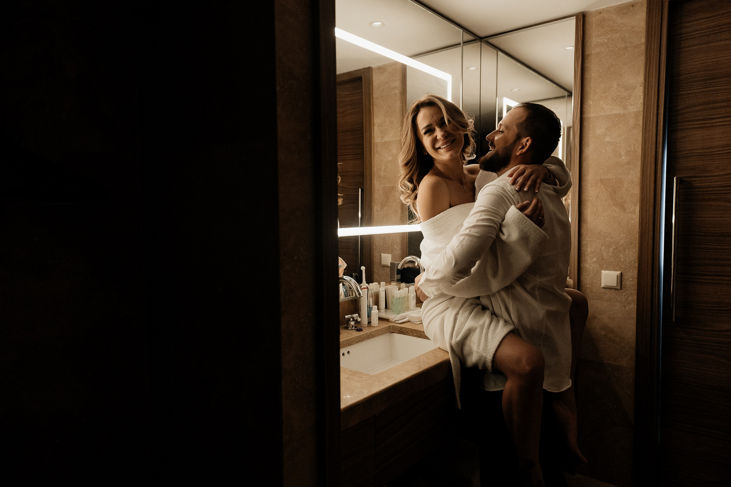 Свадебные сборы в Radisson Blu Olimpiyskiy. Свадебный фотограф Москва — Сергей и Татьяна