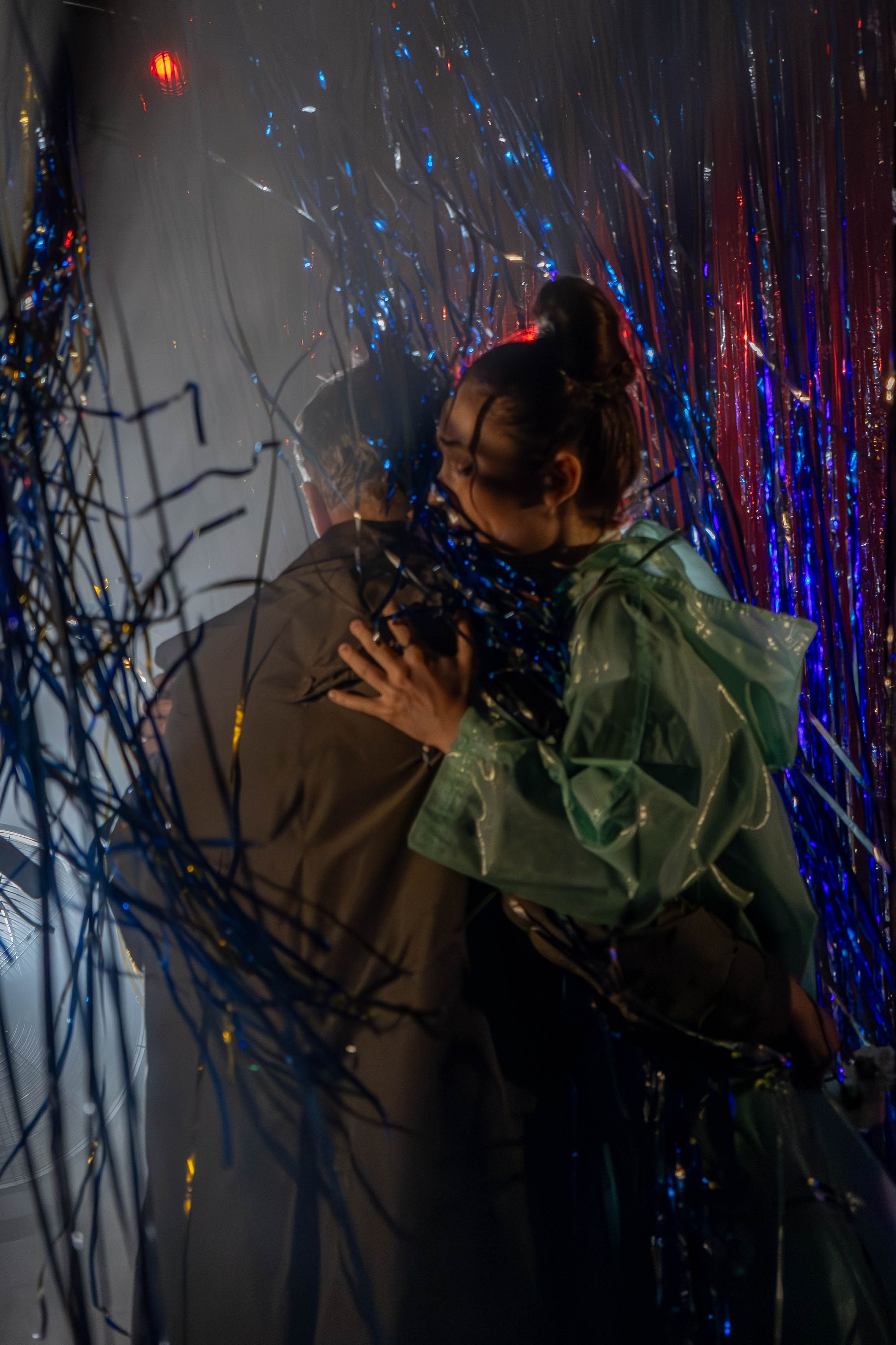 Спектакль «104 страницы про любовь» в театре МОСТ