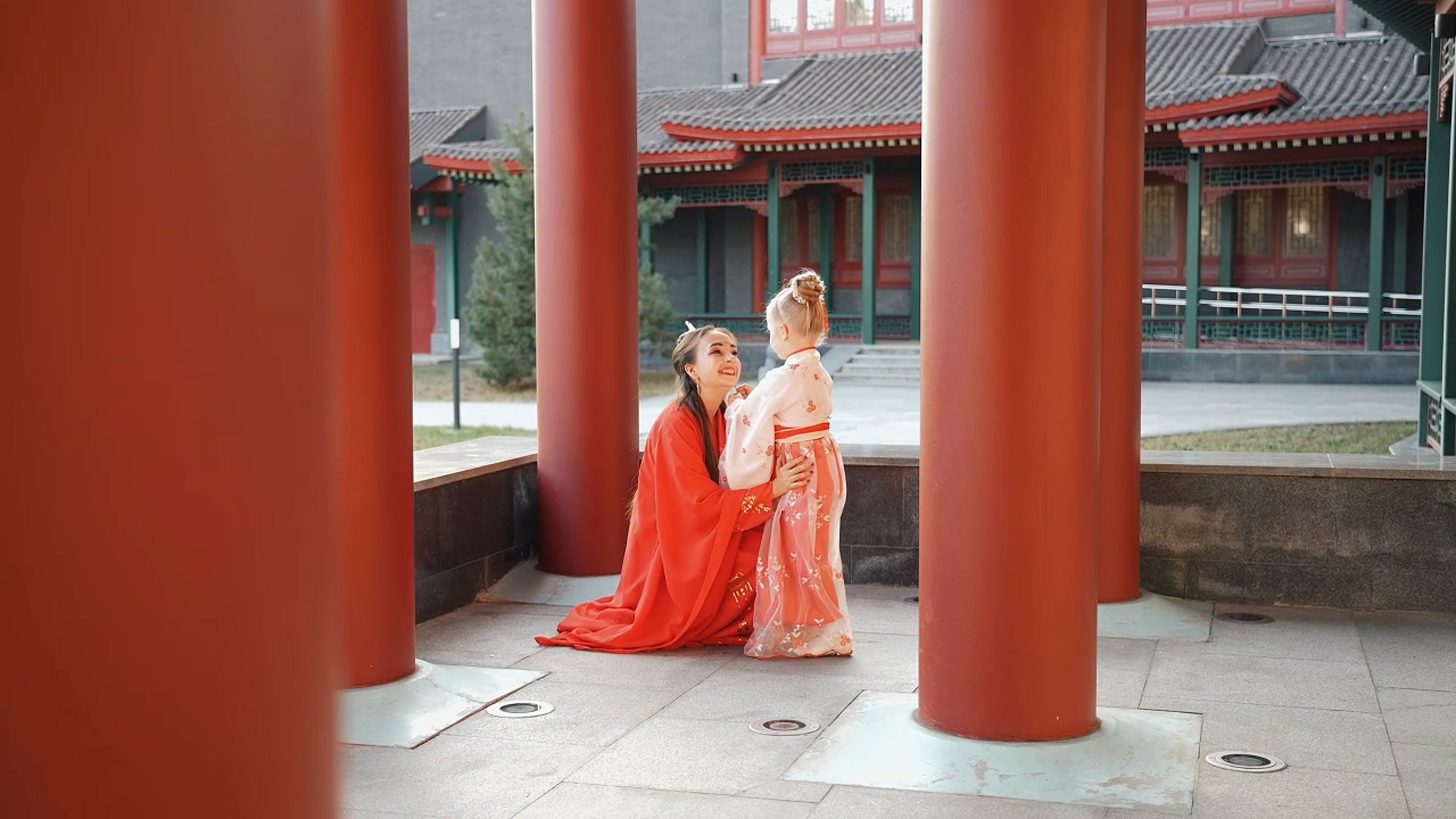 Наталья и Яна — Не просто съёмки, а целые миры 🎬. Видеограф / Фотограф  — Яна Спащанская