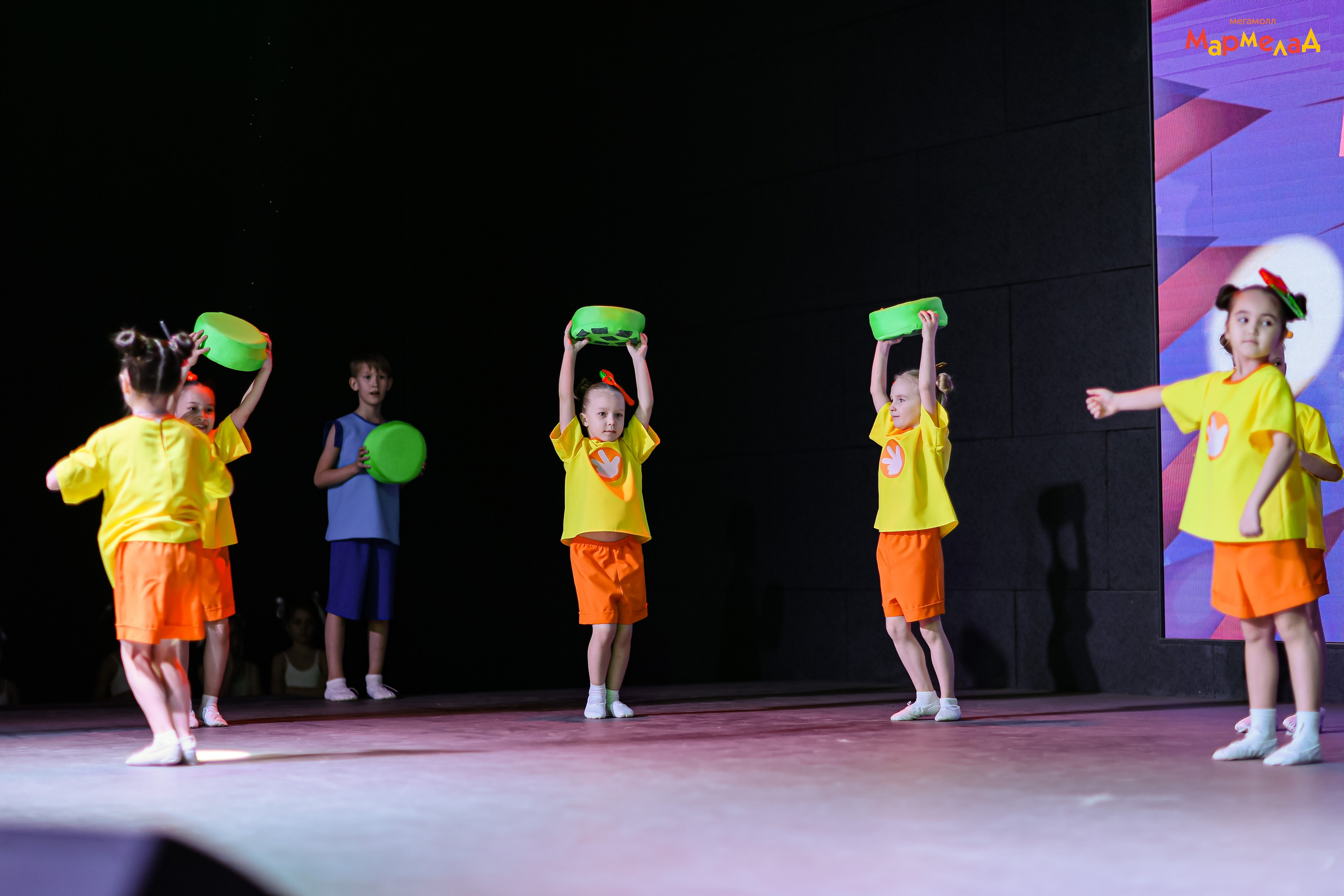 14.02 Любовь без границ в Мегамолл Мармелад. Команда специалистов в мире фотографии и видео. Детский фотограф, семейный фотограф