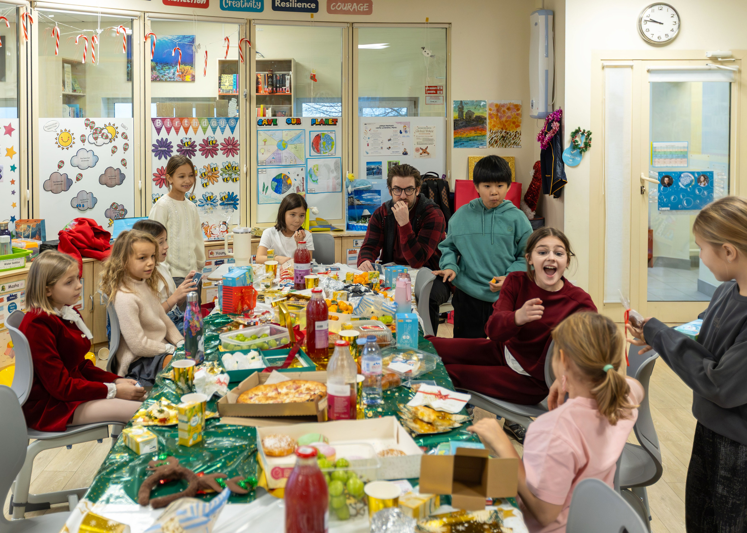 Christmas Party at The International School of Moscow. Выпускные альбомы для школы и детского сада — школьный фотограф Подольск, Троицк, Щербинка, Москва