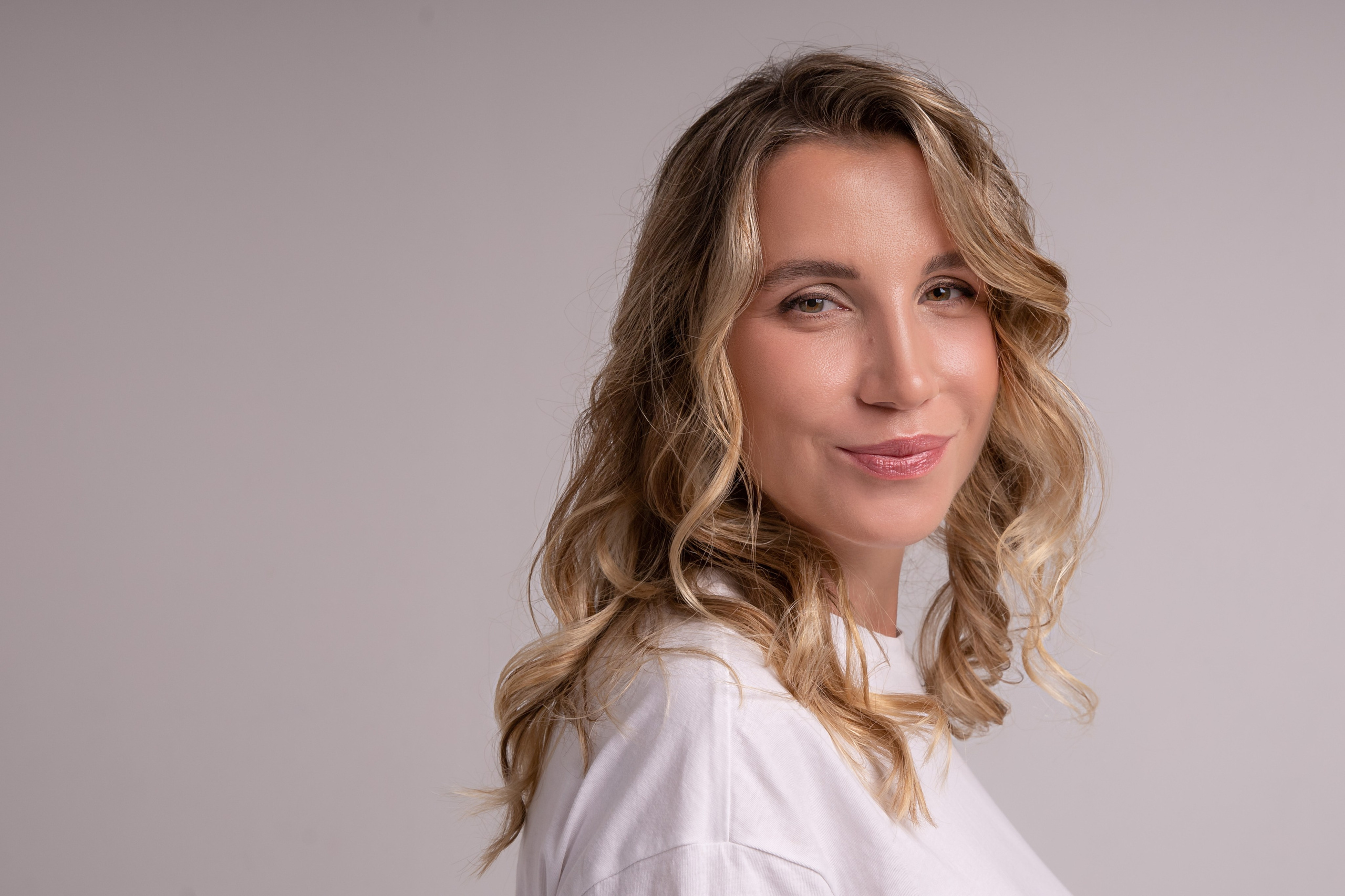 Friends. Фотосессия друзей. ФОТОГРАФ РАДОСТИ Фотосессия в студии СПб. Портретный фотограф — Юрий Торлопов