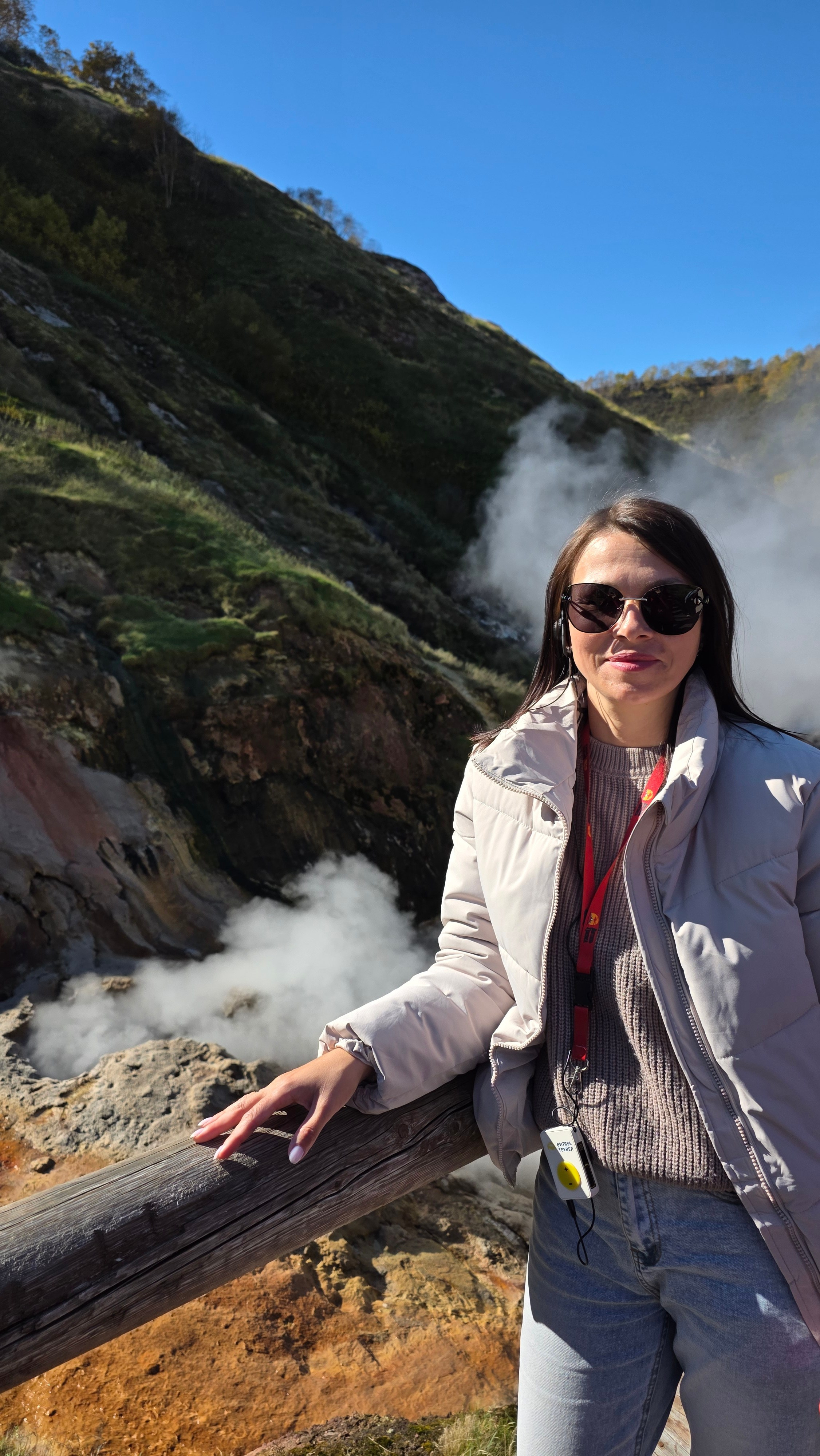 Вертолетная экскурсия в Долину гейзеров, кальдеру вулкана Узон и Налычевские горячие источники. Экскурсионные туры по Камчатке