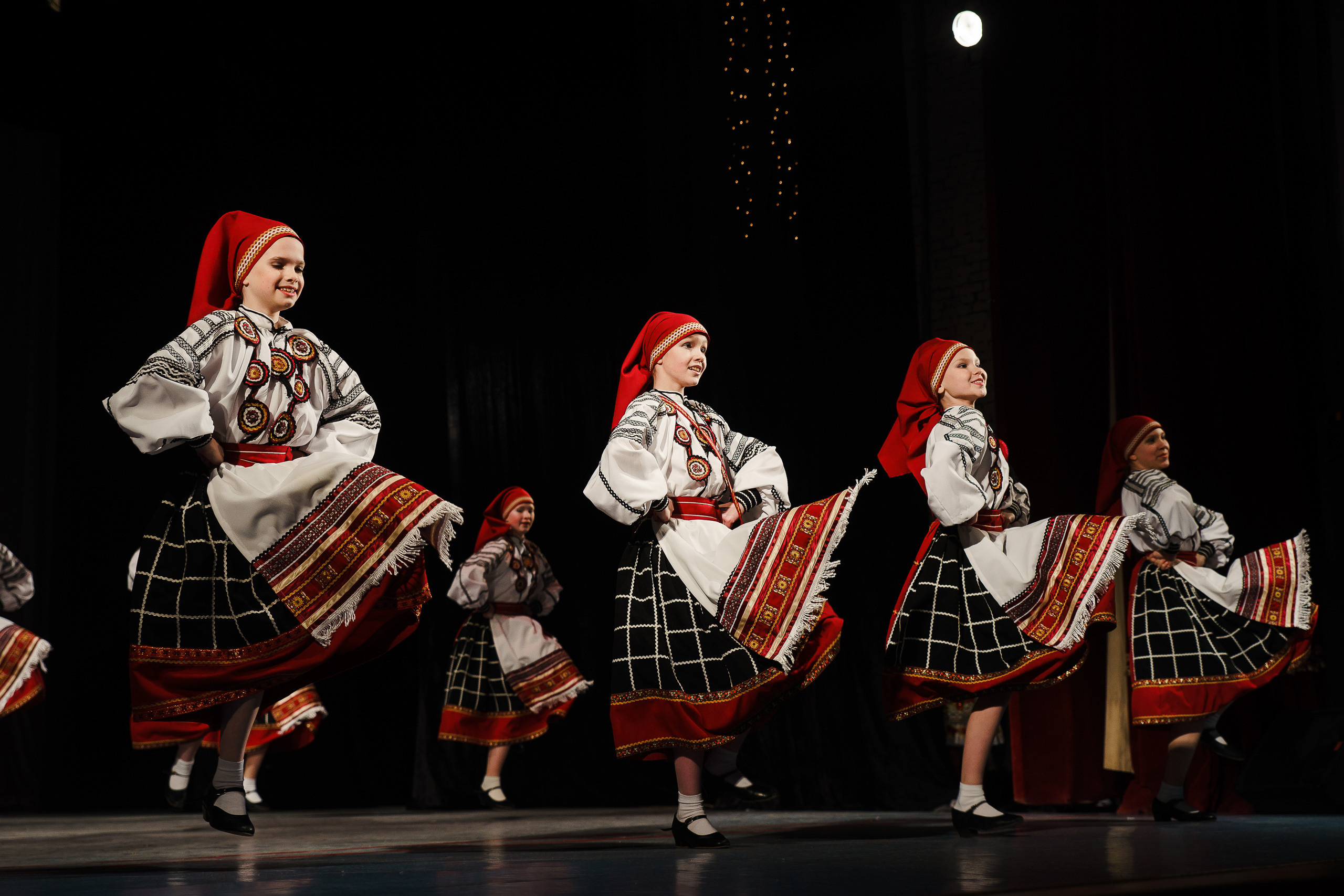 Концерт коллективов «Улыбка» и «Счастливое детство». Репортажный фотограф Сергей Сажин г. Ярославль