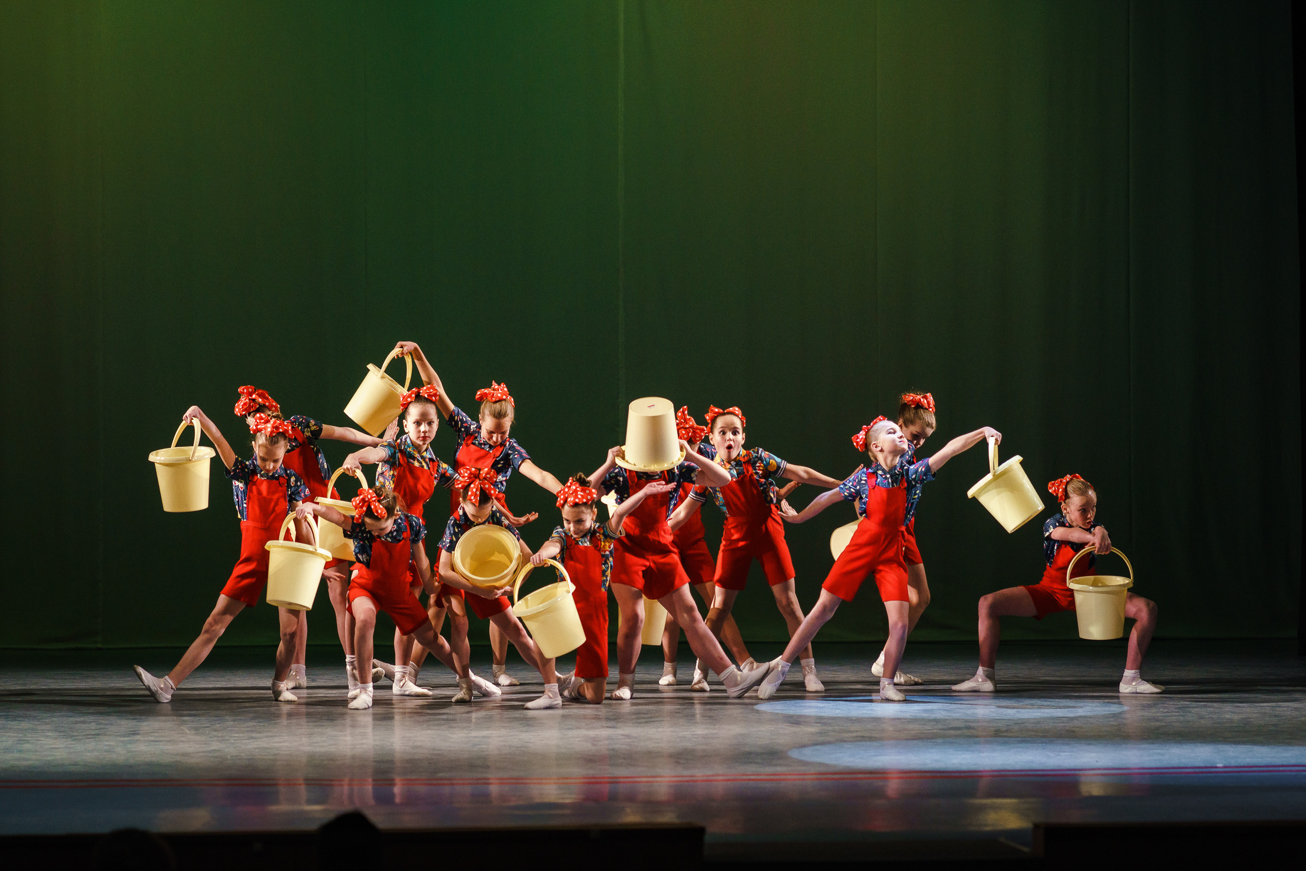 Концерт коллективов «Улыбка» и «Счастливое детство». Репортажный фотограф Сергей Сажин г. Ярославль