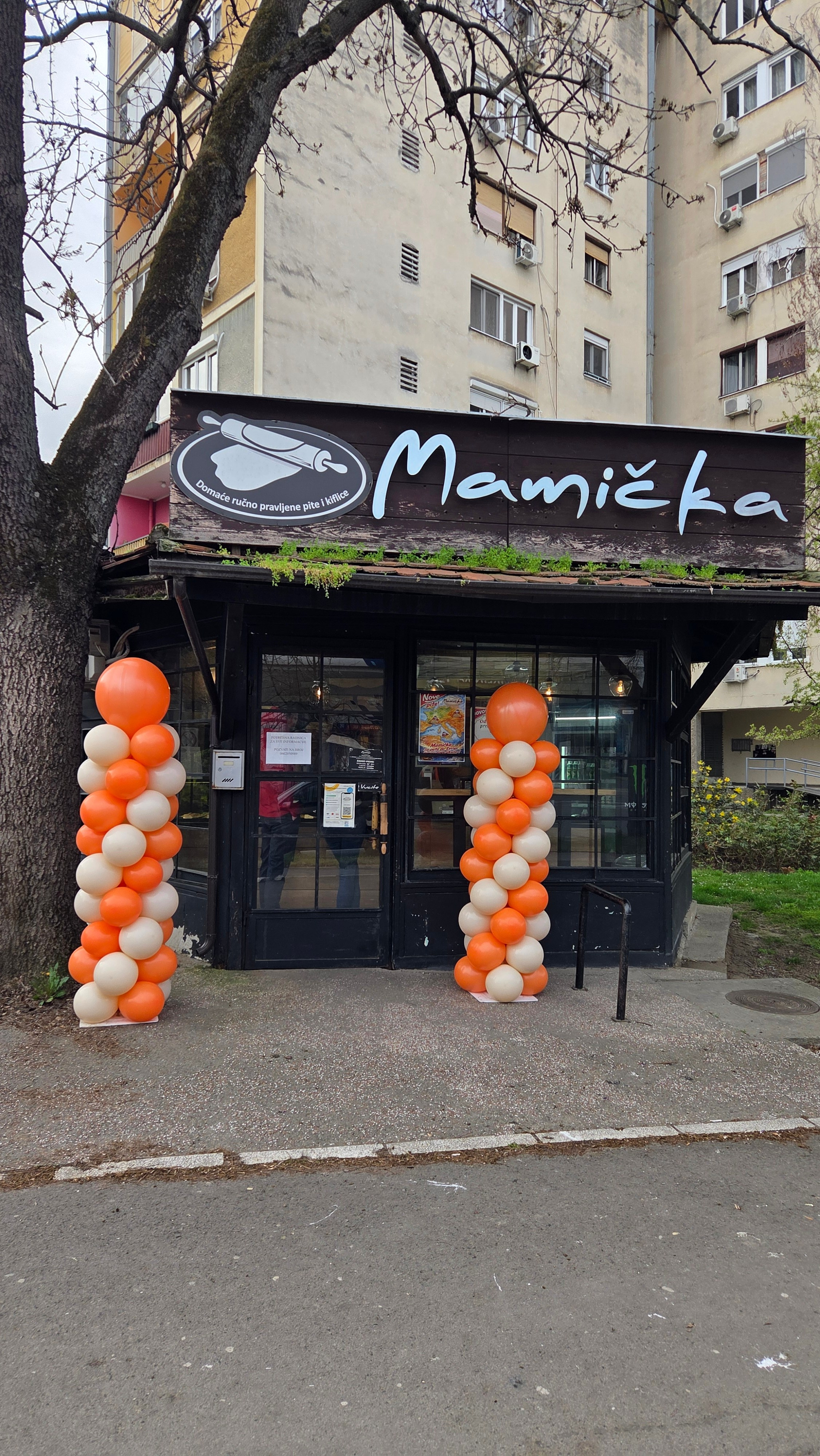 Baloni sa helijimom. Dekoracije balone. Dostava balone. Grad Novi Sad. Шары с гелием, фотозоны Нови Сад Белград. Balone i dekoracije od balona Novi Sad Beograd