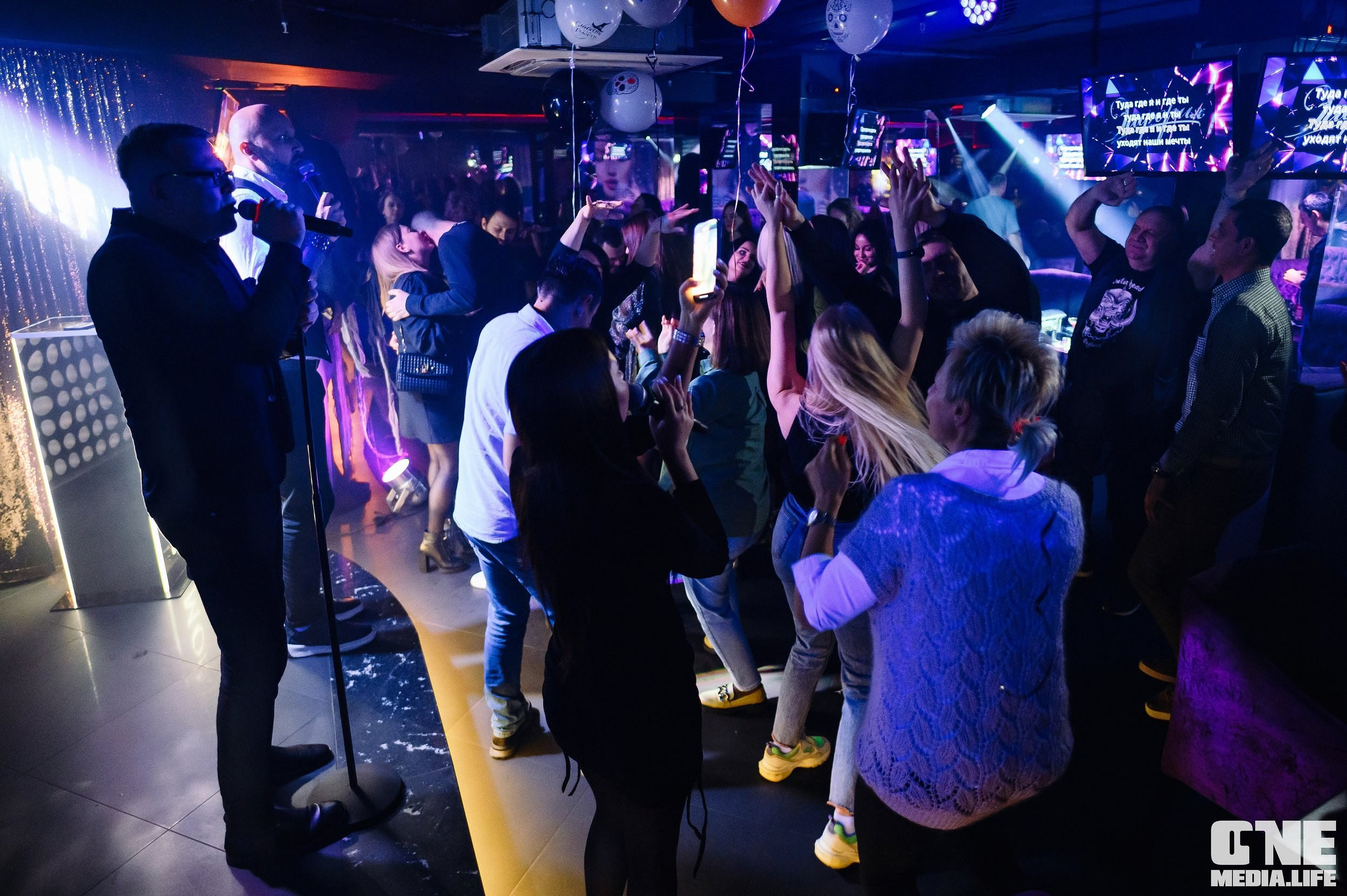Фоторепортаж из караоке-клуба Эйфория. One Media Life: фоторепортажи, фотоотчеты с мероприятий и заведений