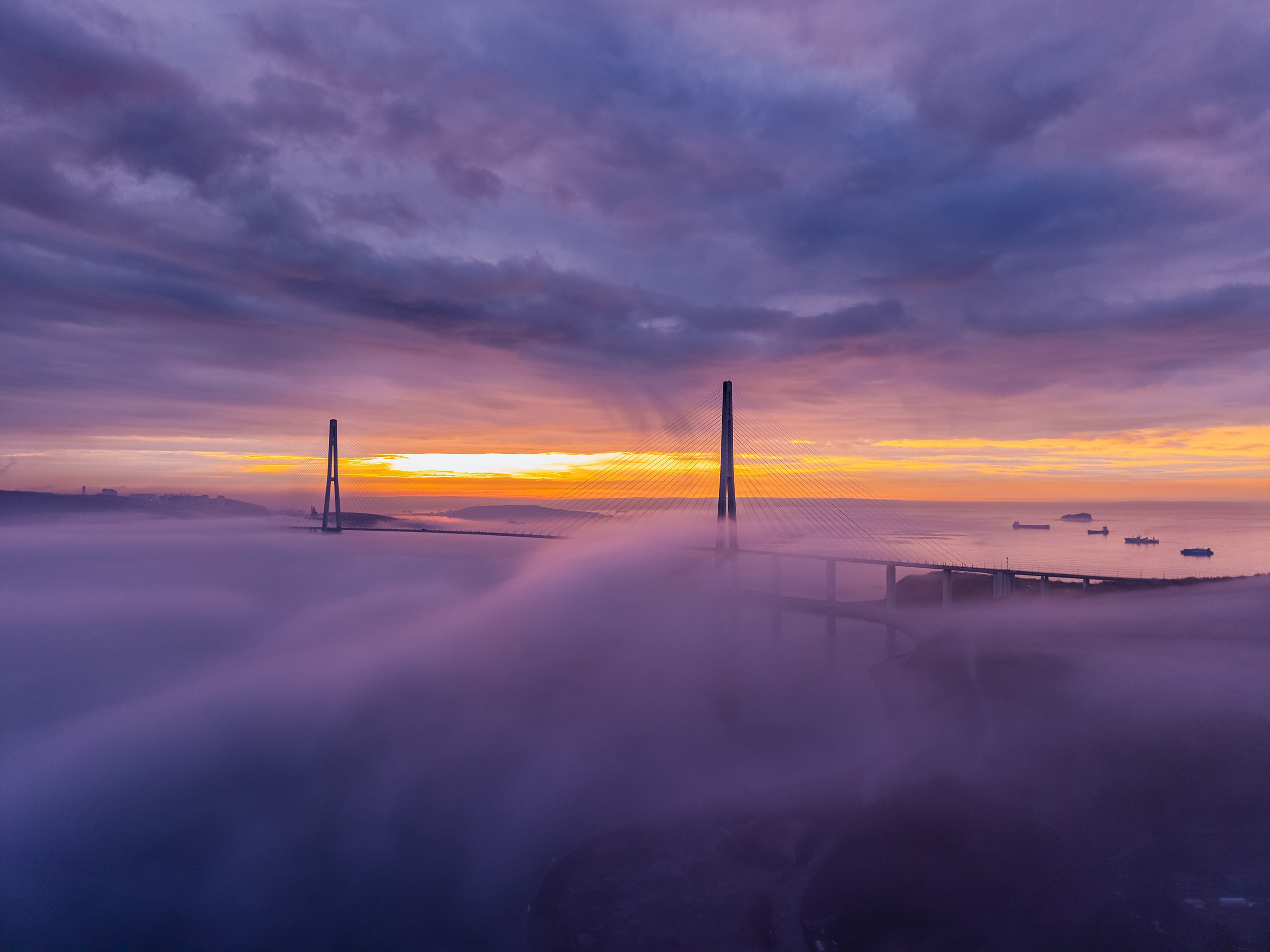 Мост Русский. Ivan Zaitsev (IZIART) — creating a cultural code through photo and video