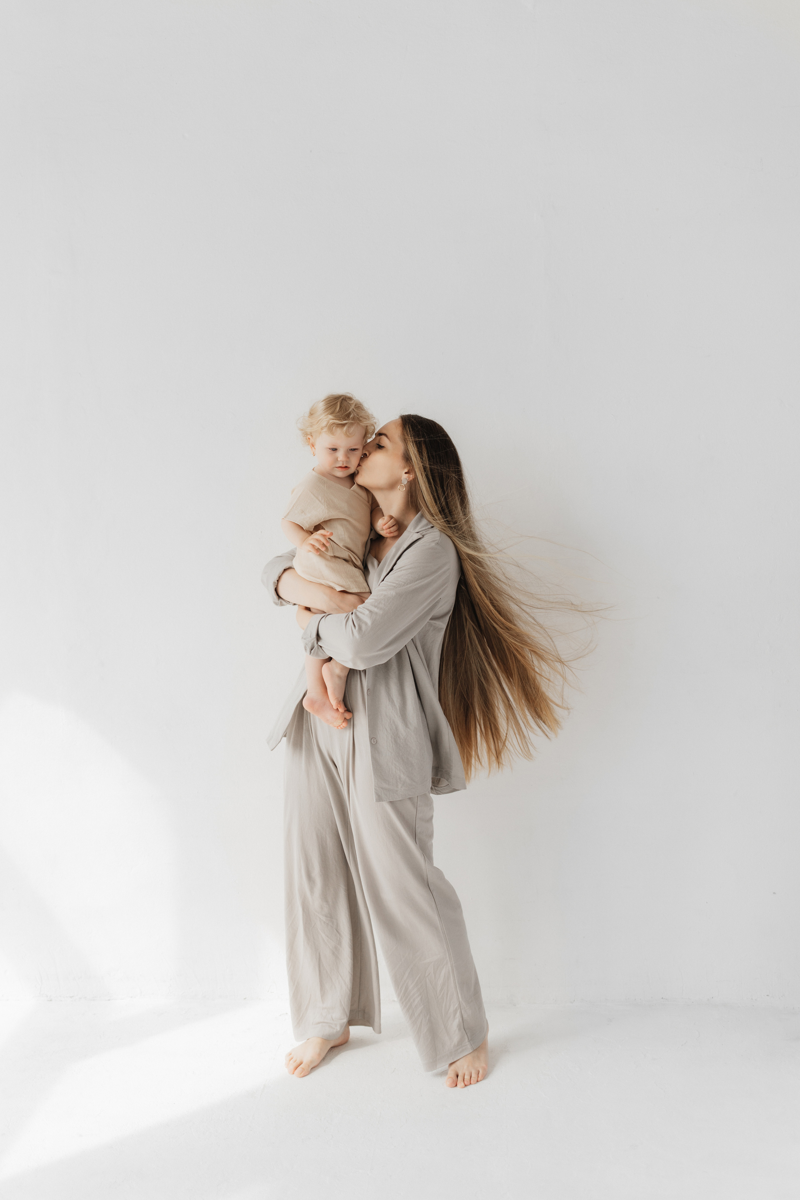 Виктория с дочкой и племянниками