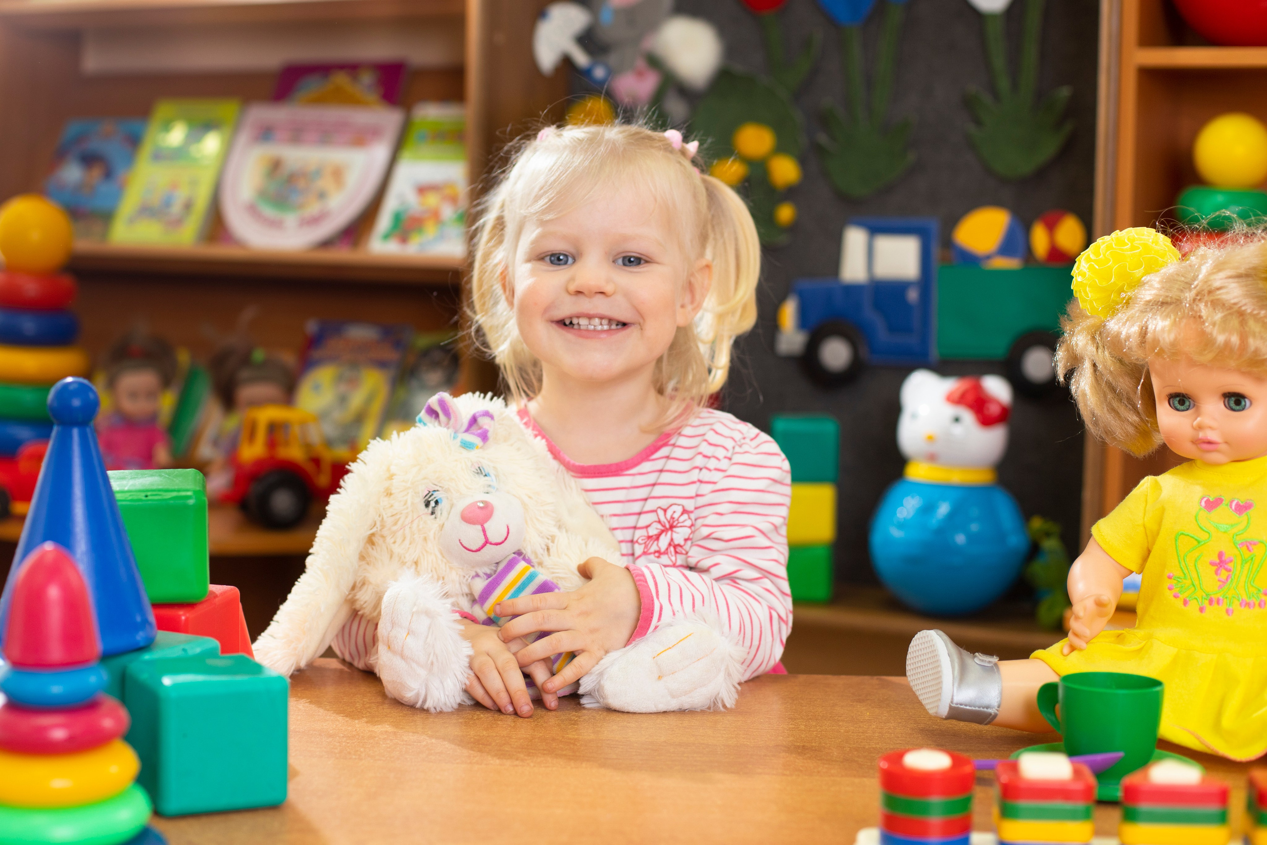 Один день в детском саду. ВЫПУСКНЫЕ АЛЬБОМЫ для детского сада и школы Санкт-Петербург и Лен. область