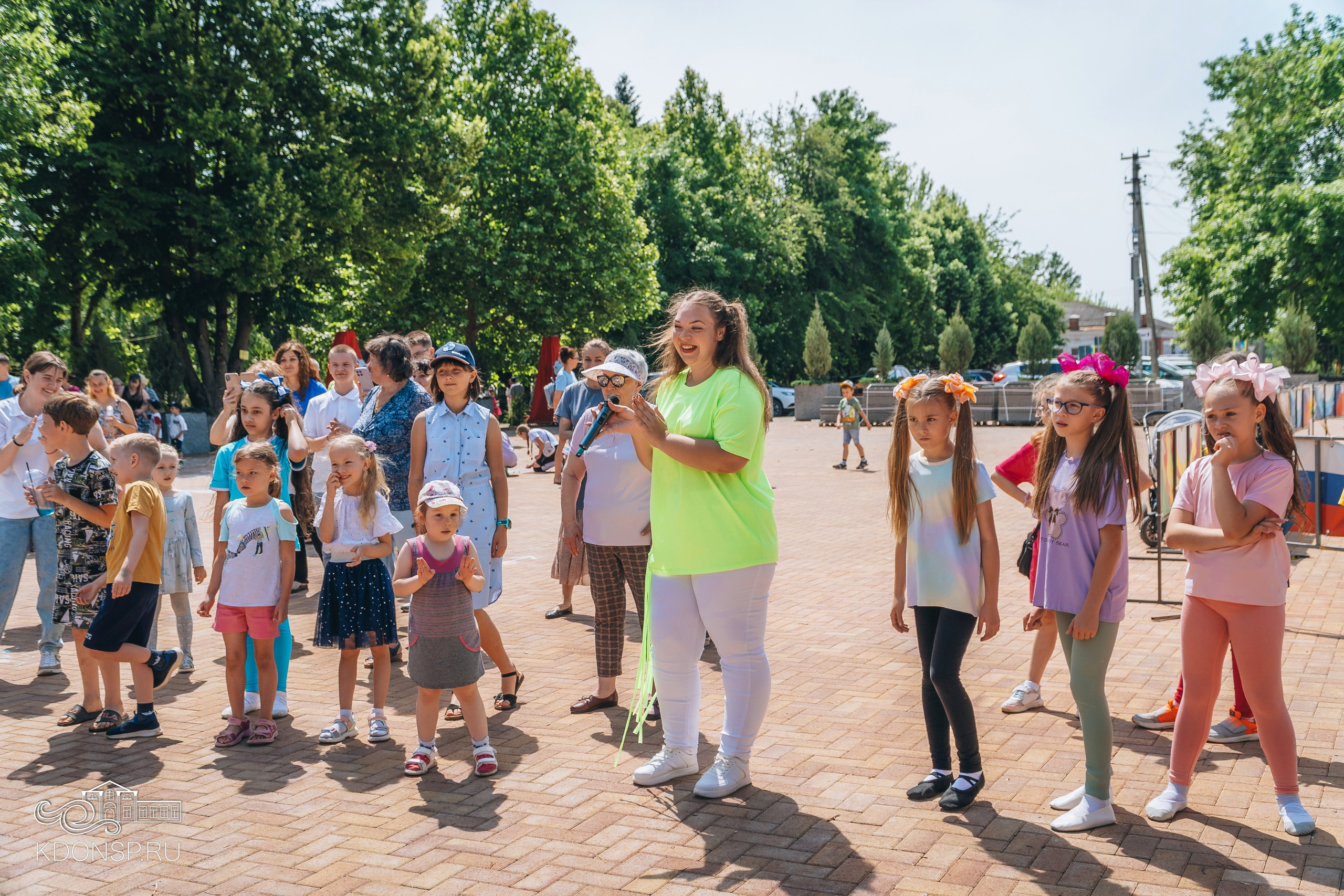 Должны смеяться дети. Новотитаровский Дом культуры
