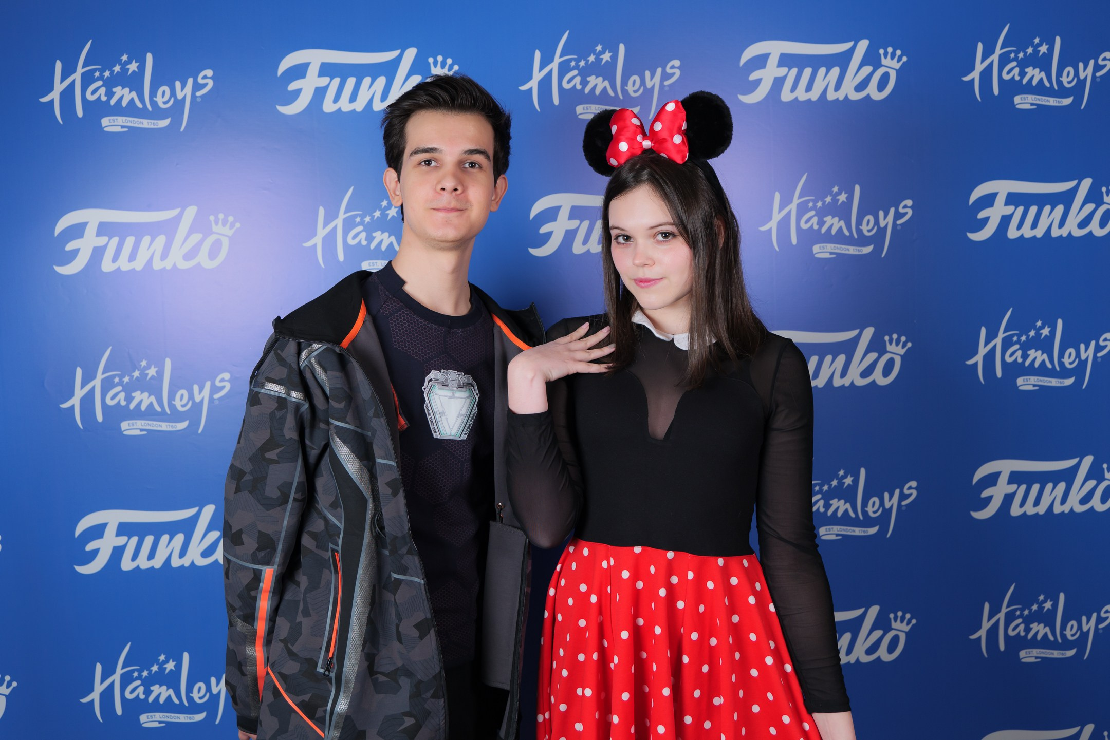 Фото Прайс Presswall. ByGreen.org — Cosplay photo and video with love