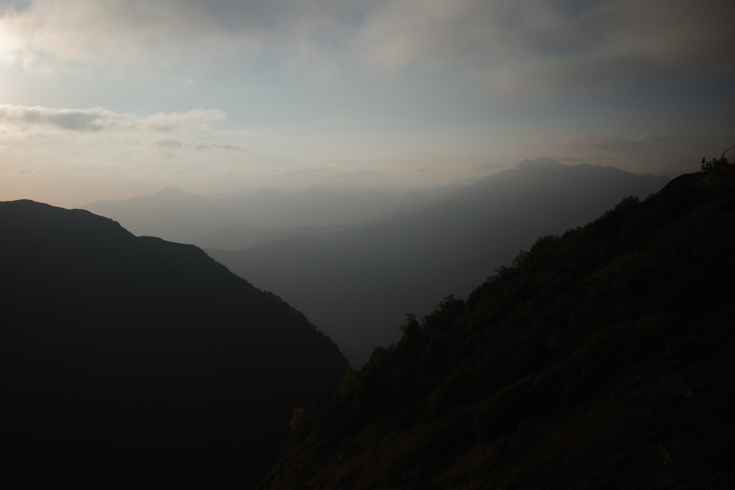 В реальности картинка очень объемная, ты ощущаешь себя частицей чего-то великого и могущественного.