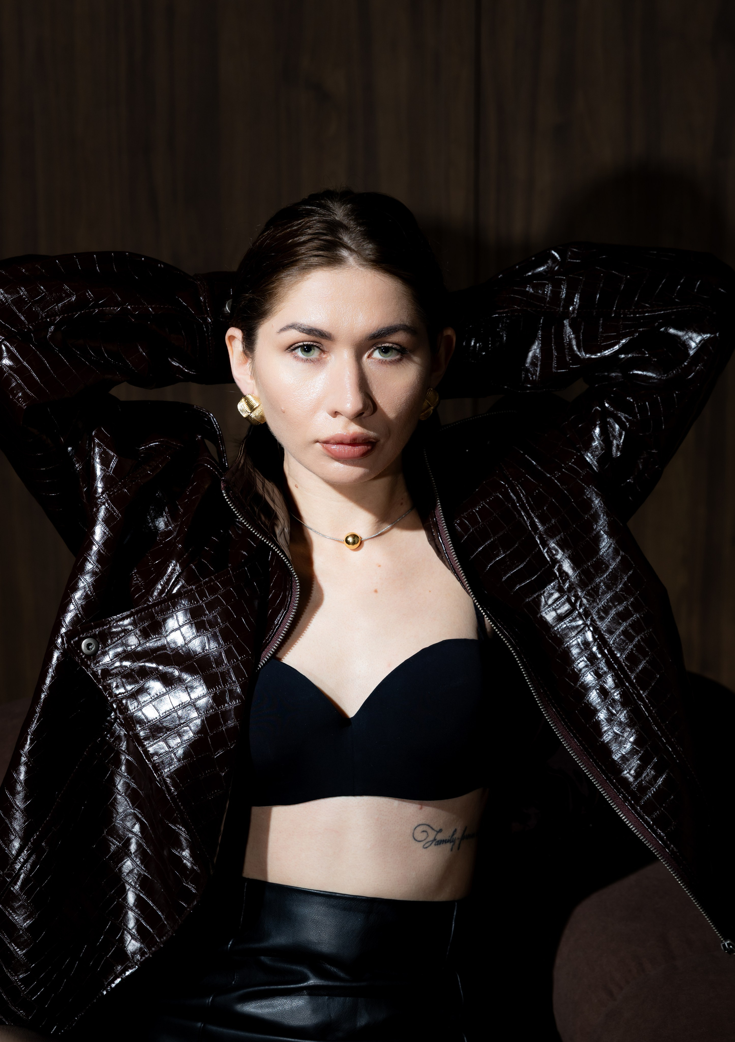 Фотосессия Кати в куртке и колготках. Фотограф-стилист в Москве Юлия Герман