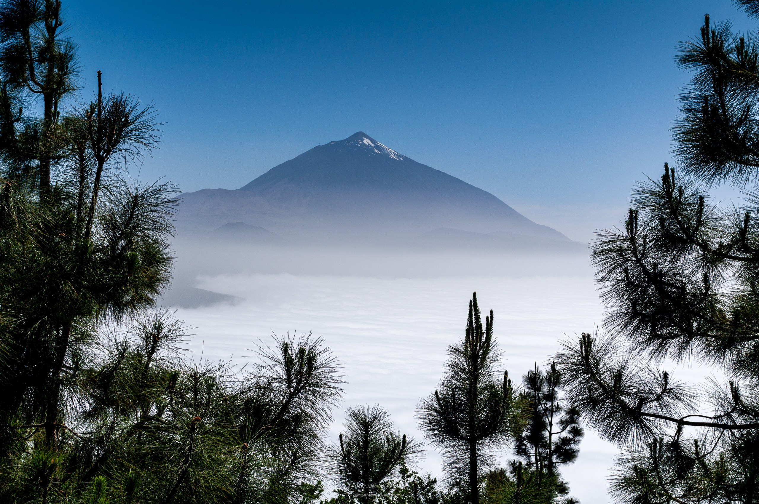 В кальдере вулкана. Авторские стильные фотокартины