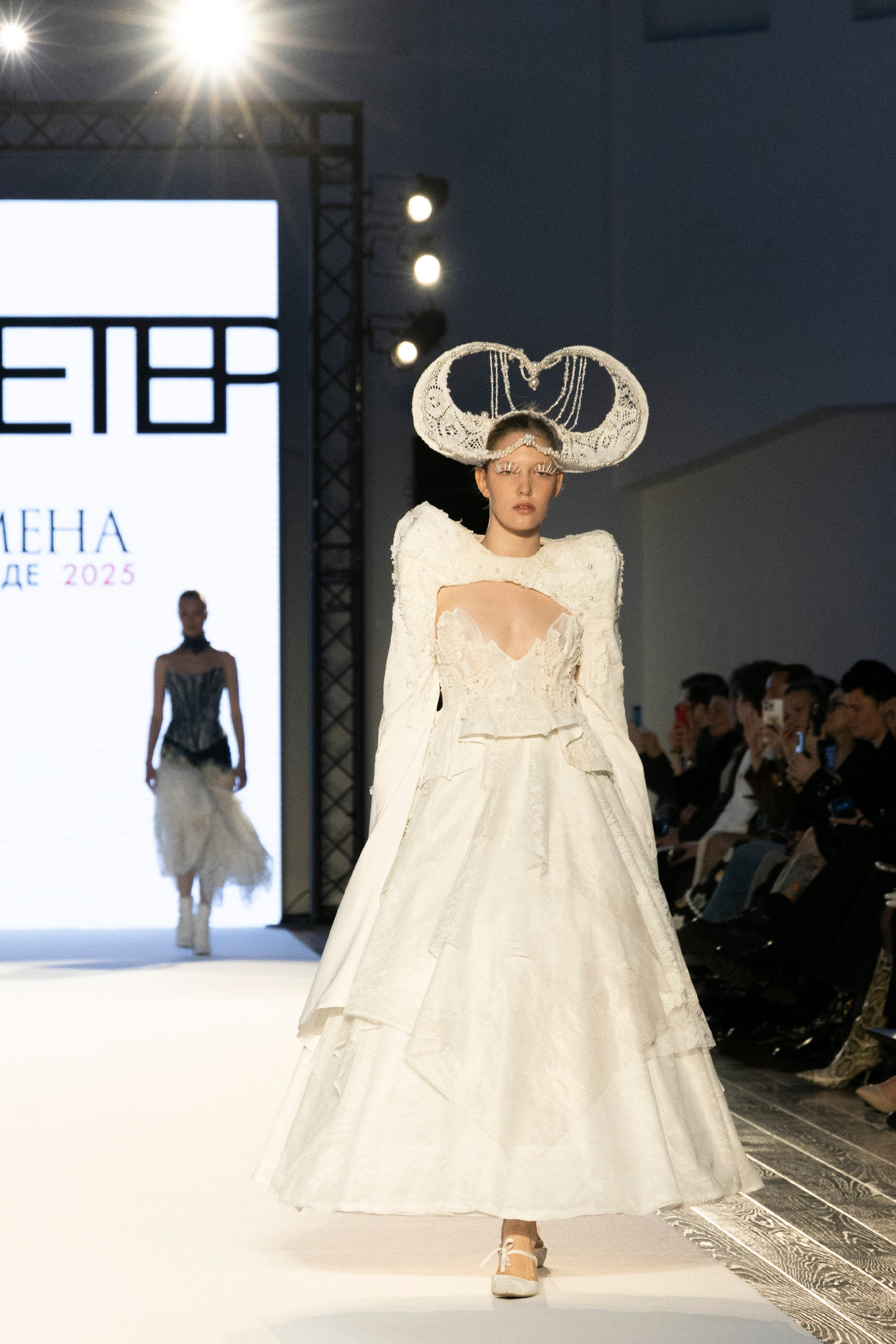 ДЛТ Собака.ru показ победителей конкурса «Новые имена в моде 2025». FOTOFAQ SKOOL г. Санкт-Петербург: очные, дистанционные и онлайн курсы фотографии