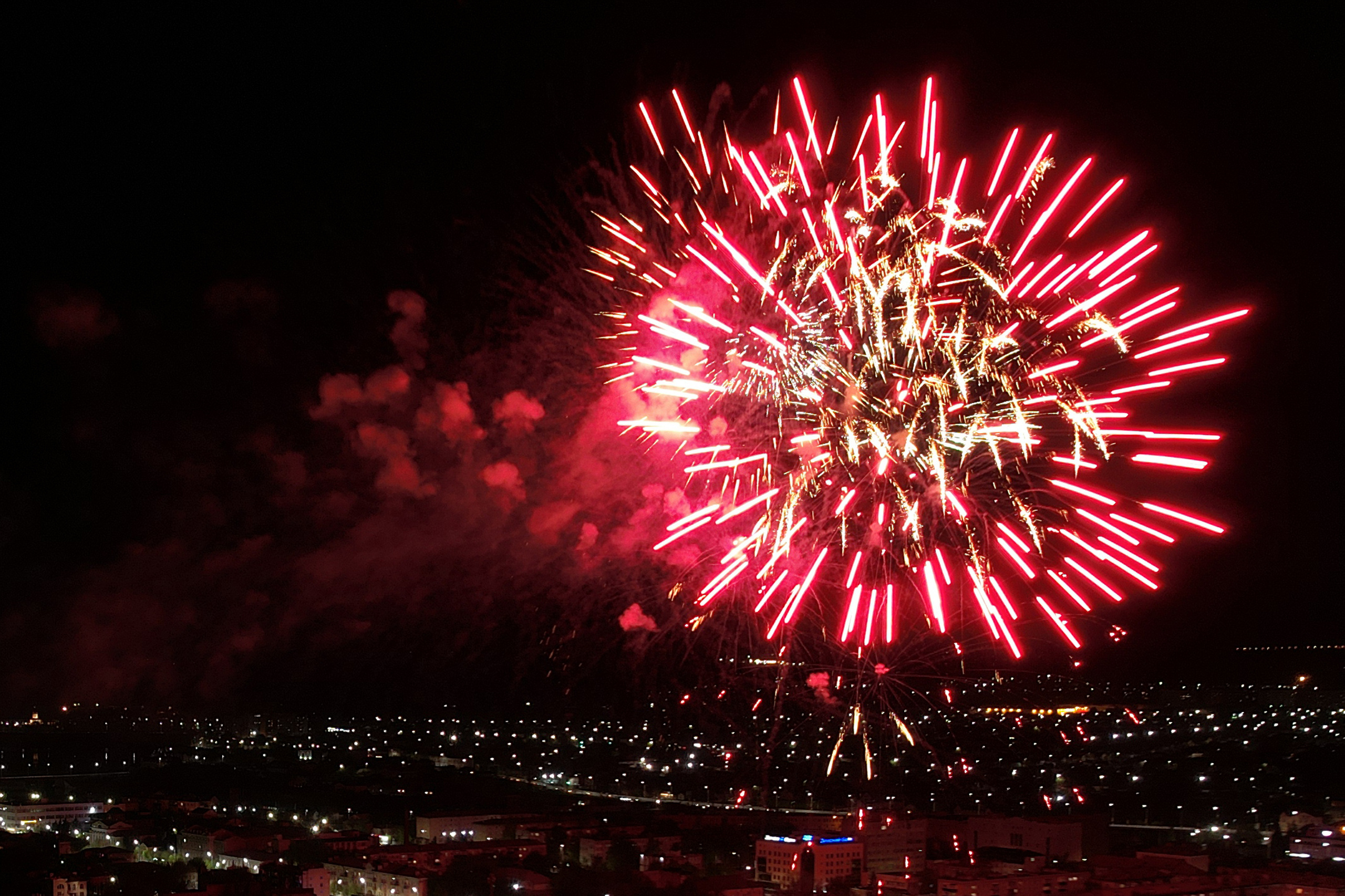 Салют в городе Сызрань, профессиональная аэрофотосъёмка