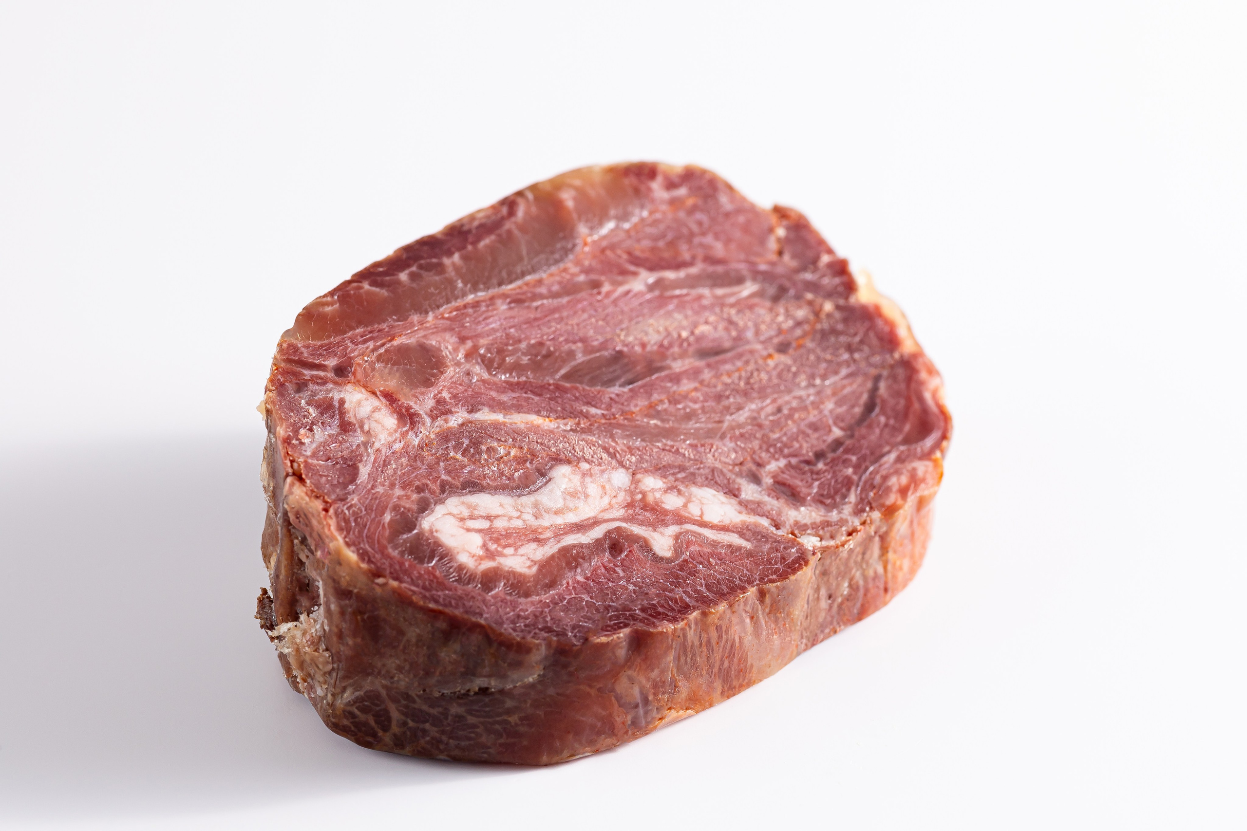 Фото на белом фоне для каталога бренда Максимовский продукт. Рекламный фуд фотограф и видеограф в Астане Алина Лысенко