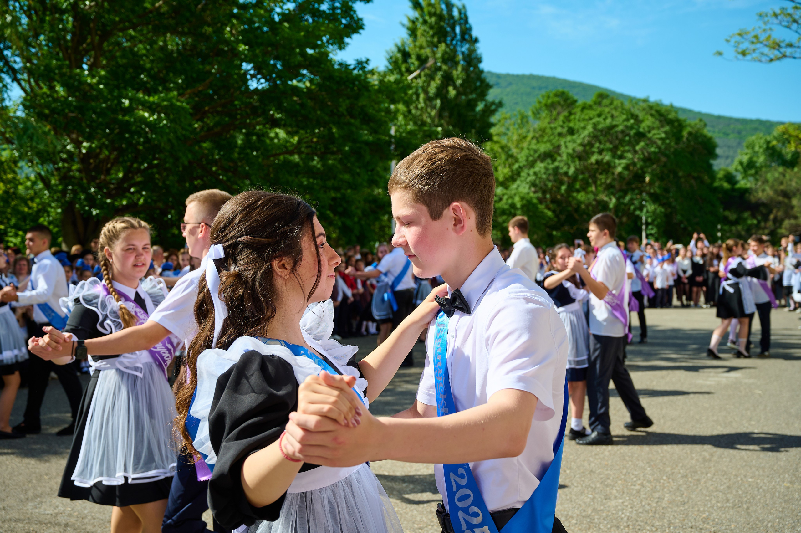 Последний звонок 2025. Жизнь курорта Кабардинка в фотографиях
