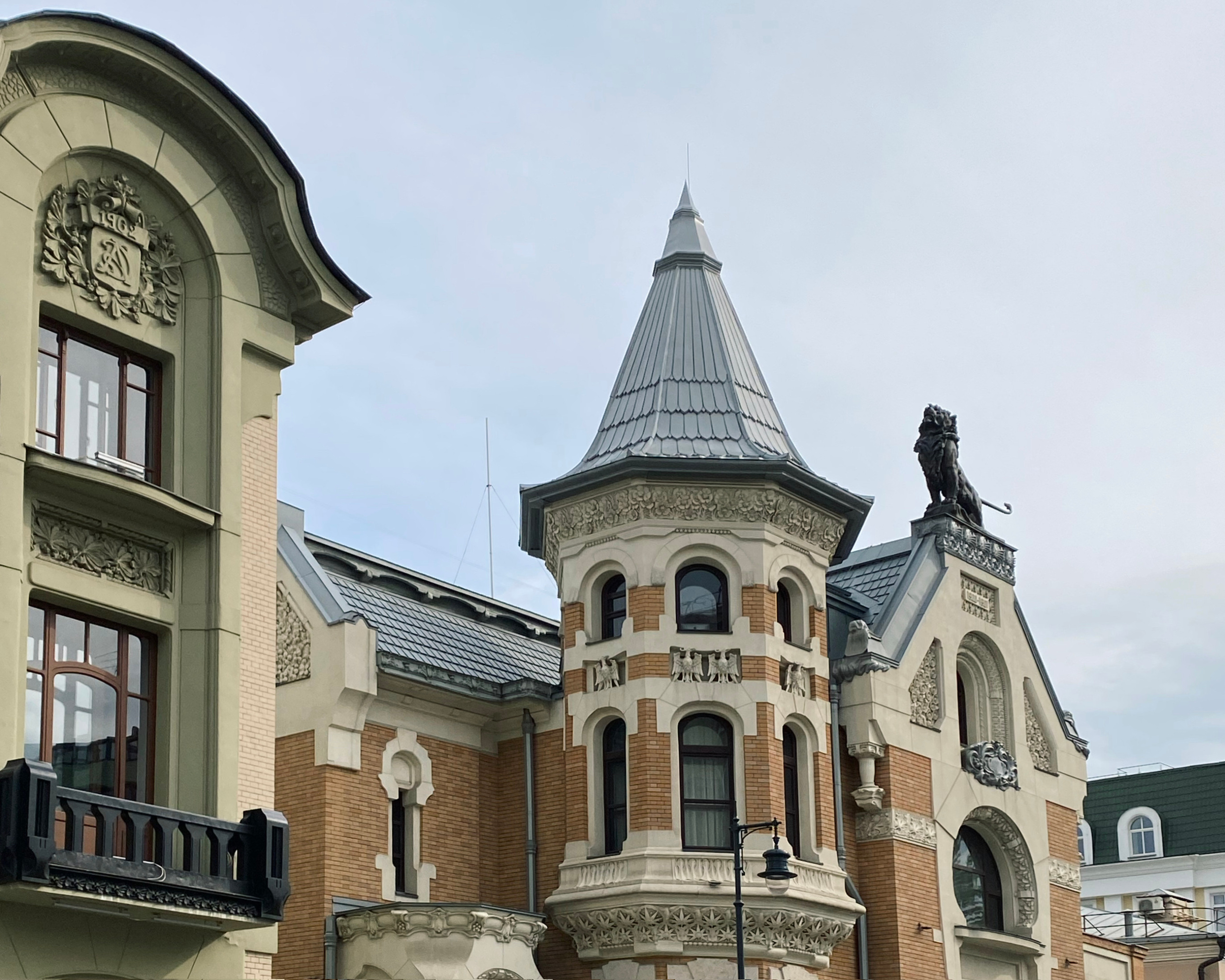 Особняк Кекушевой в Москве на улице Остоженка летняя фотография особняка.