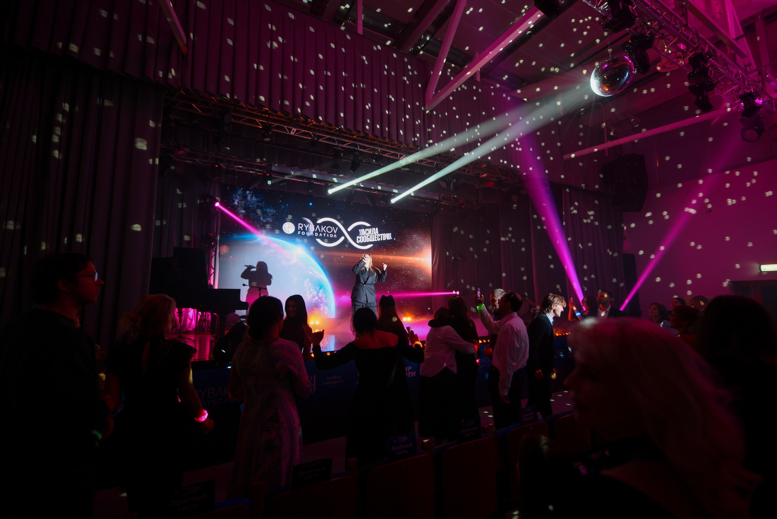 Фотограф на корпортатив. Репортажный фотограф в Москве Измалков Артем