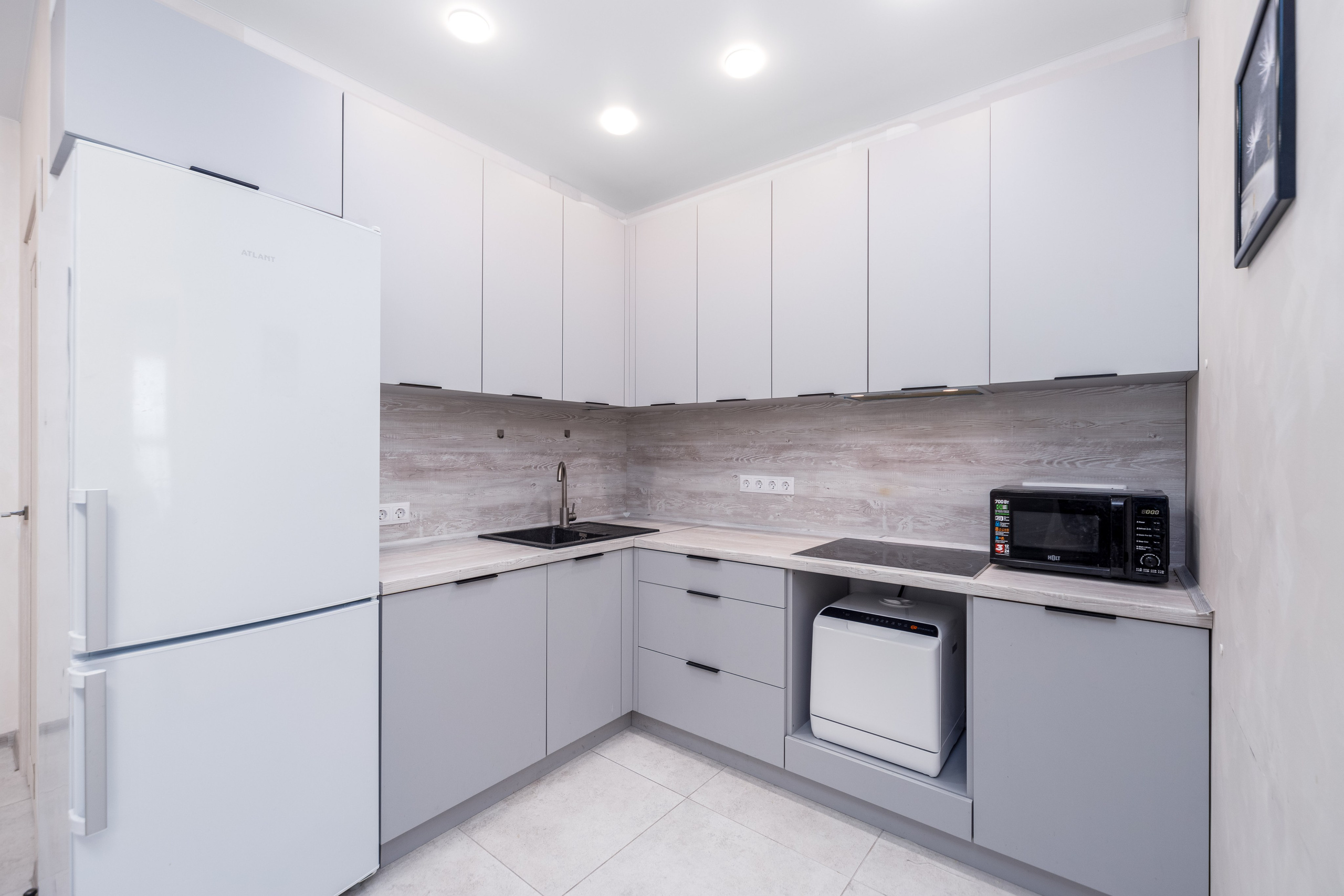 Фото интерьера кухни в двухкомнатной квартире в ЖК Минск Мир