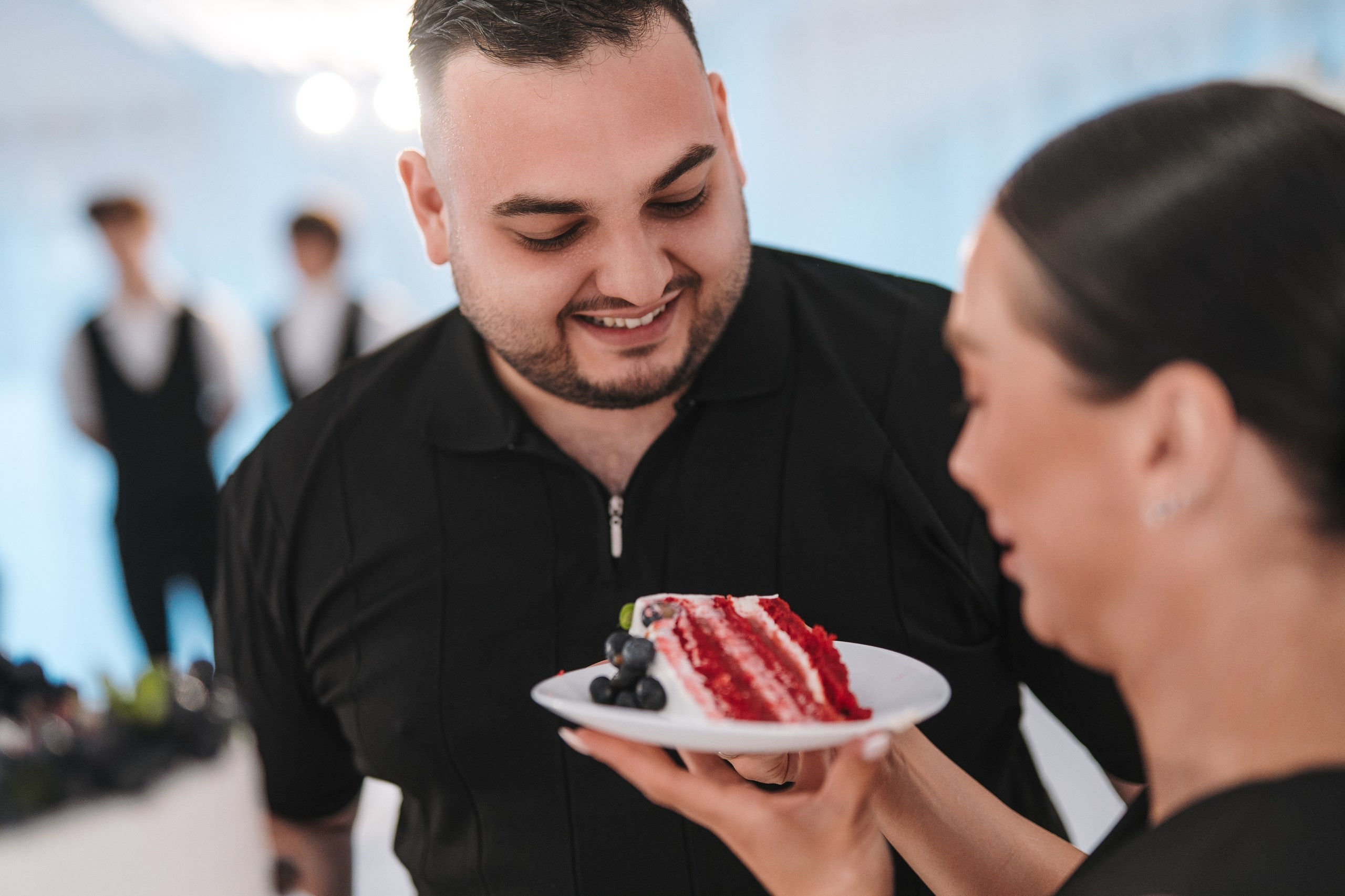 Свадьба 7 июня 2026 года — фотосессия, ЗАГС и банкет в шатре «Под облаками» в Нагаево с ведущим Артуром Ильясовым