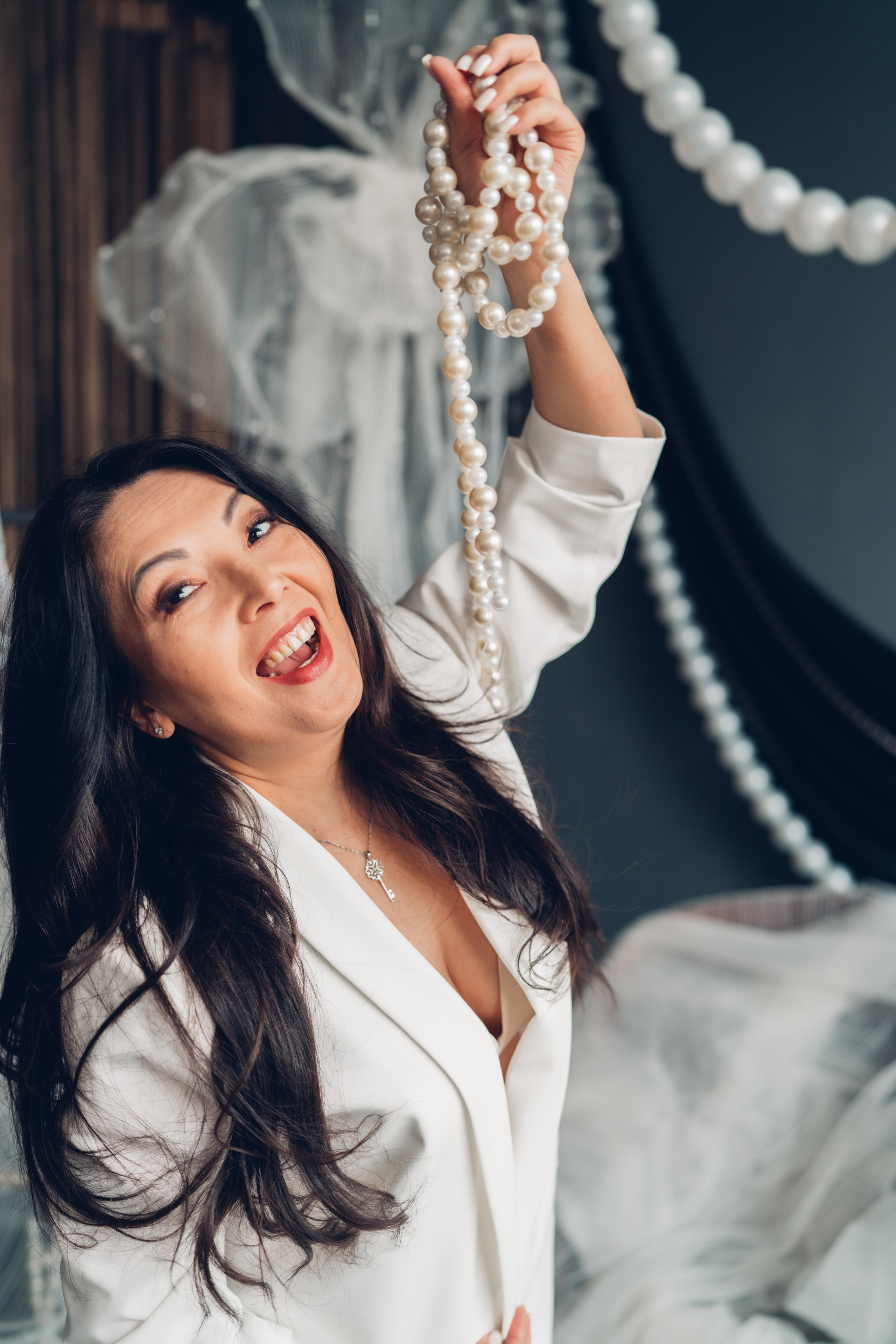 Пока девочки маленькие бусы всегда будут большими…. Профессиональный детский и семейный фотограф в Москве Диля Грошева